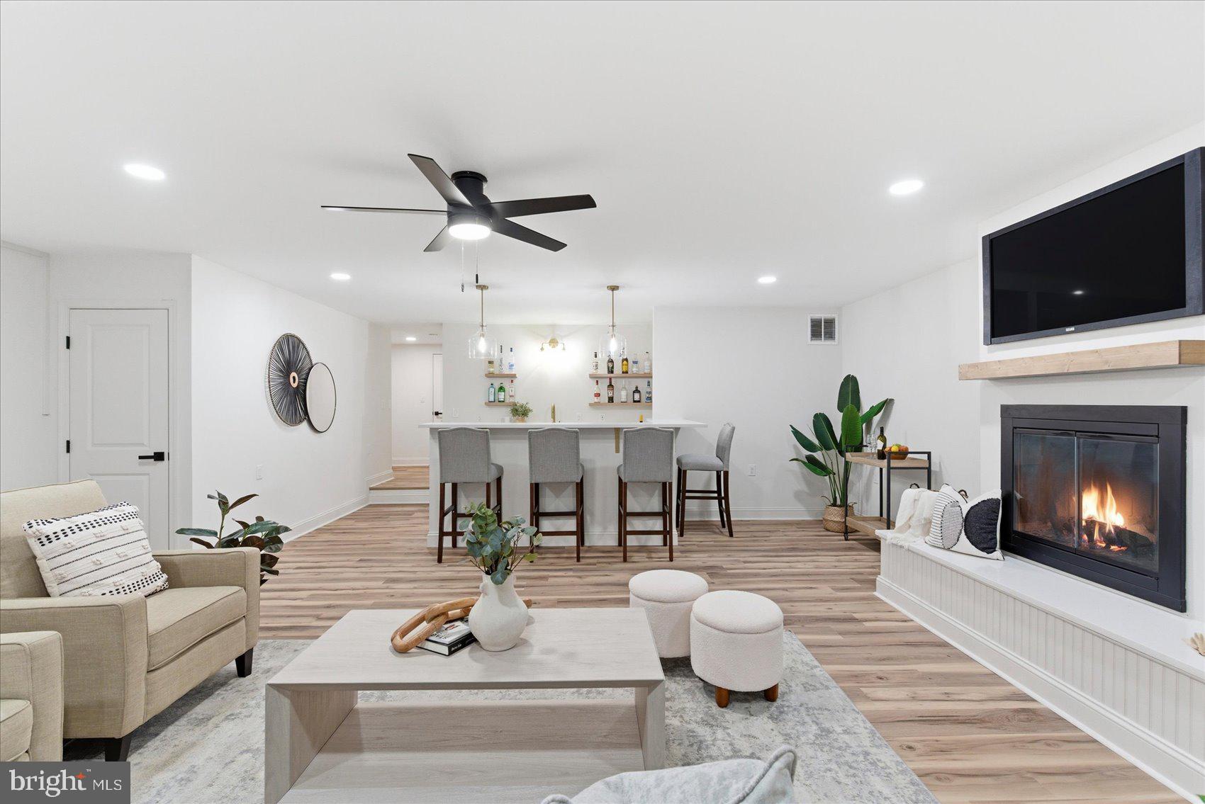 RUXTON CROSSING TOWNHSE - Residential