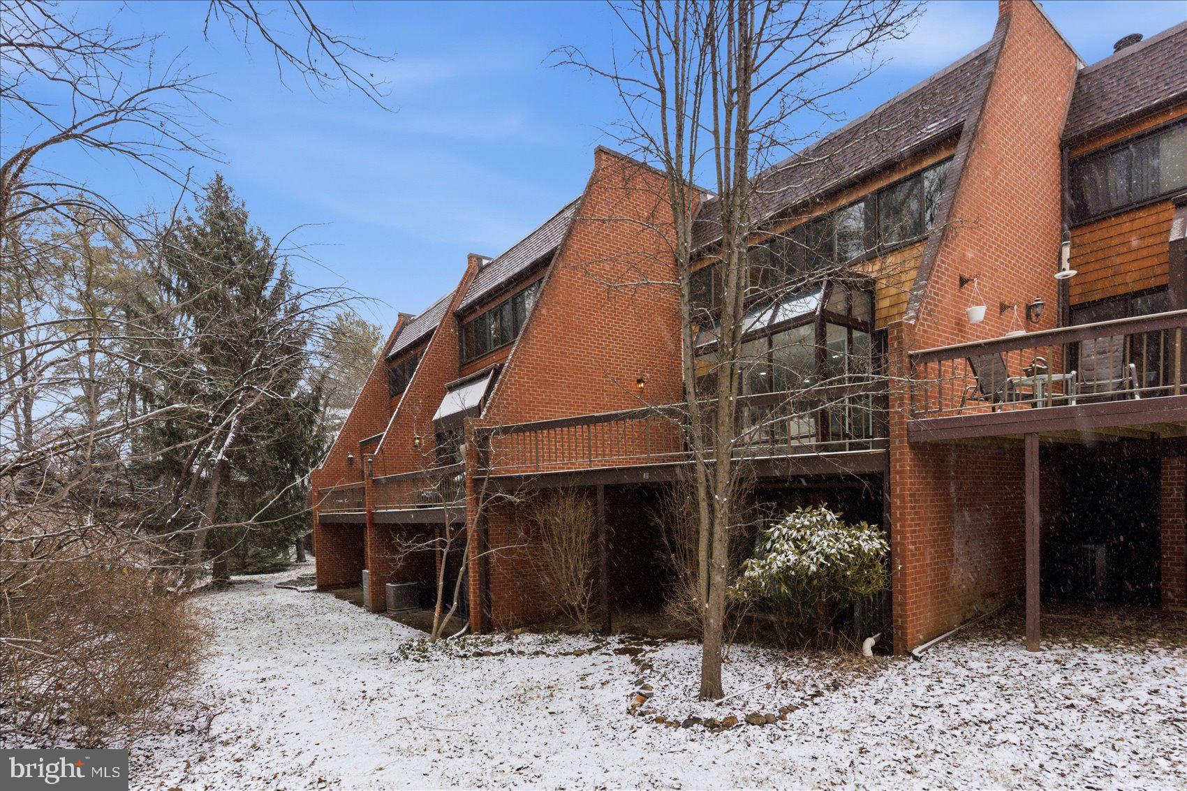 RUXTON CROSSING TOWNHSE - Residential