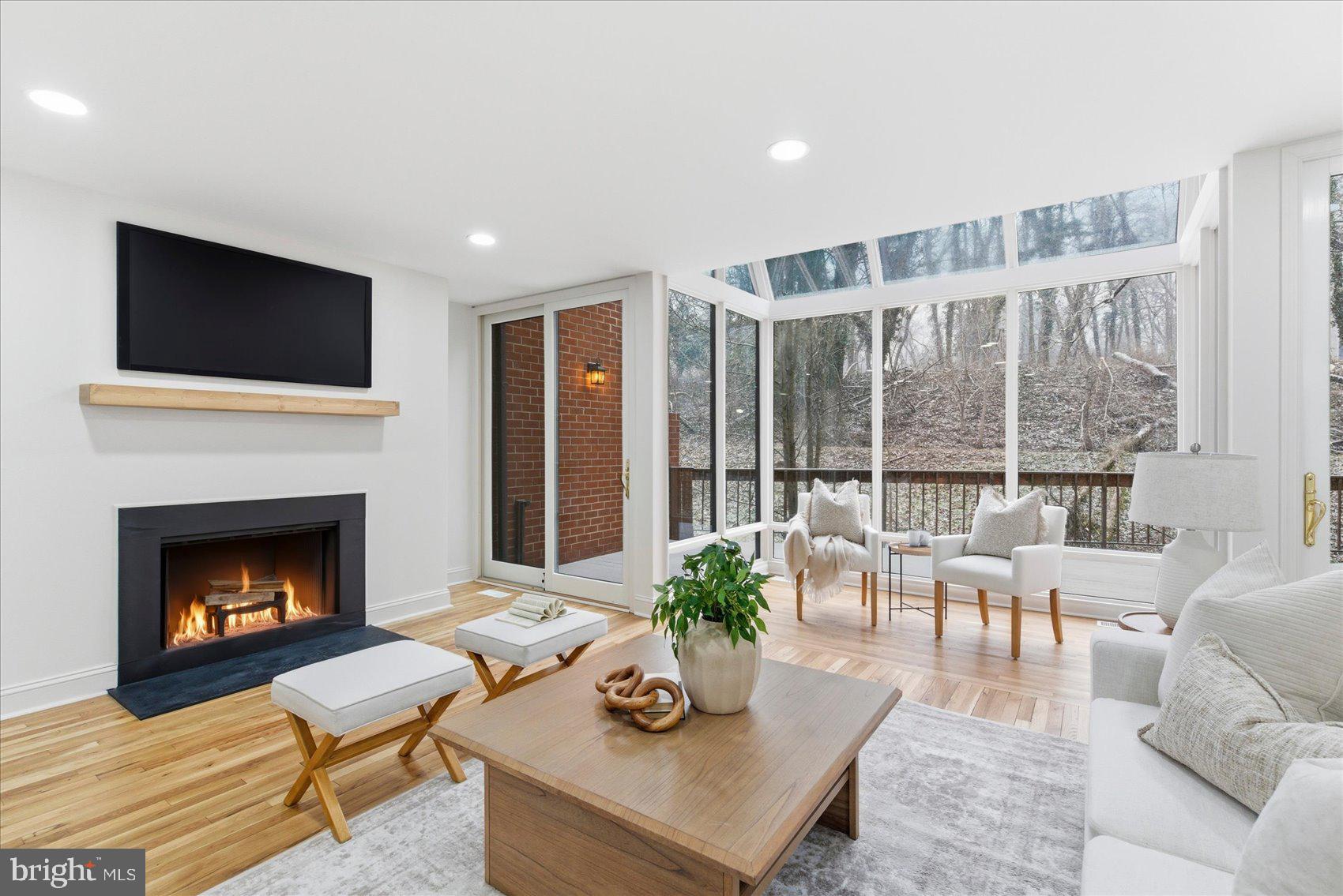 RUXTON CROSSING TOWNHSE - Residential