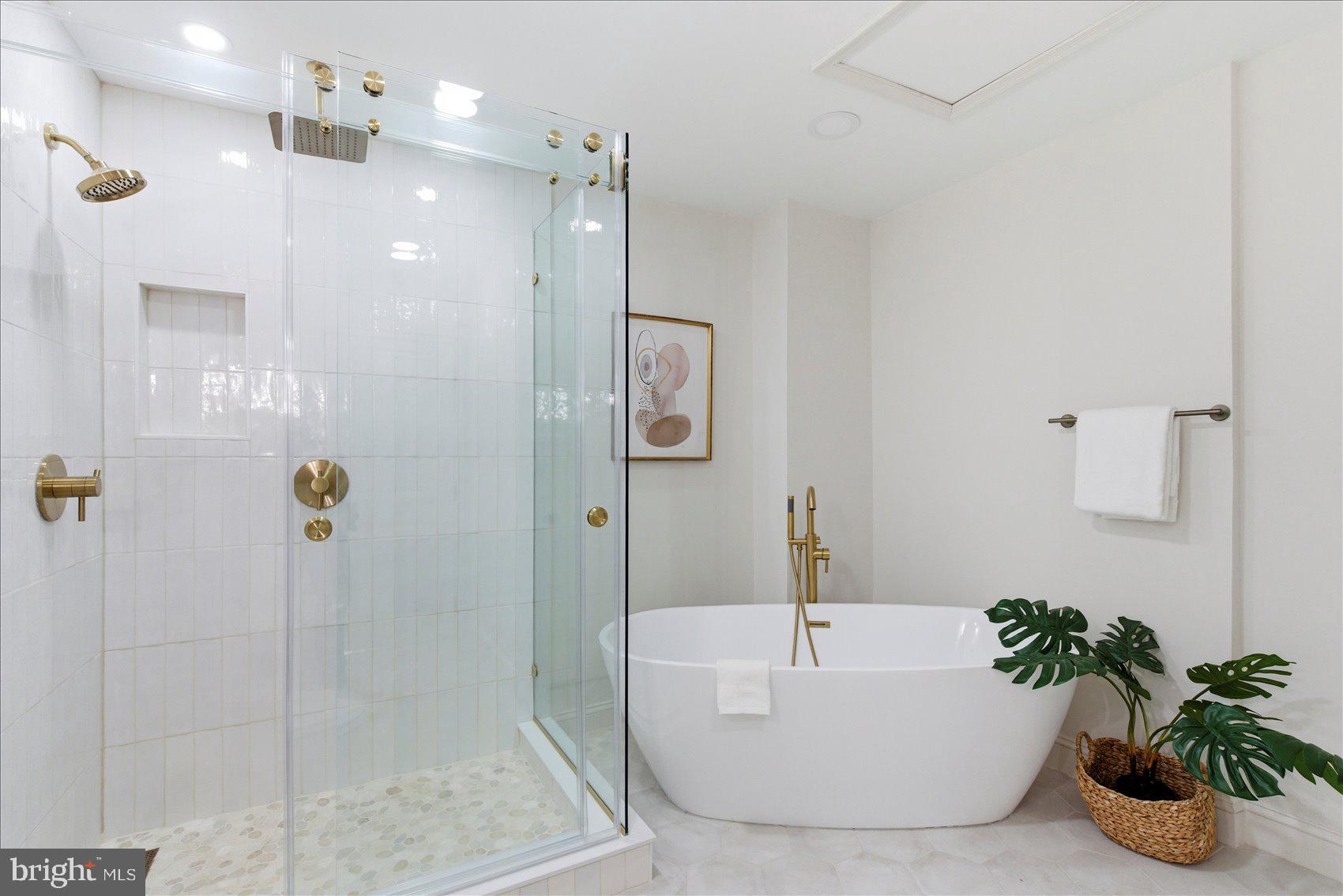 RUXTON CROSSING TOWNHSE - Residential