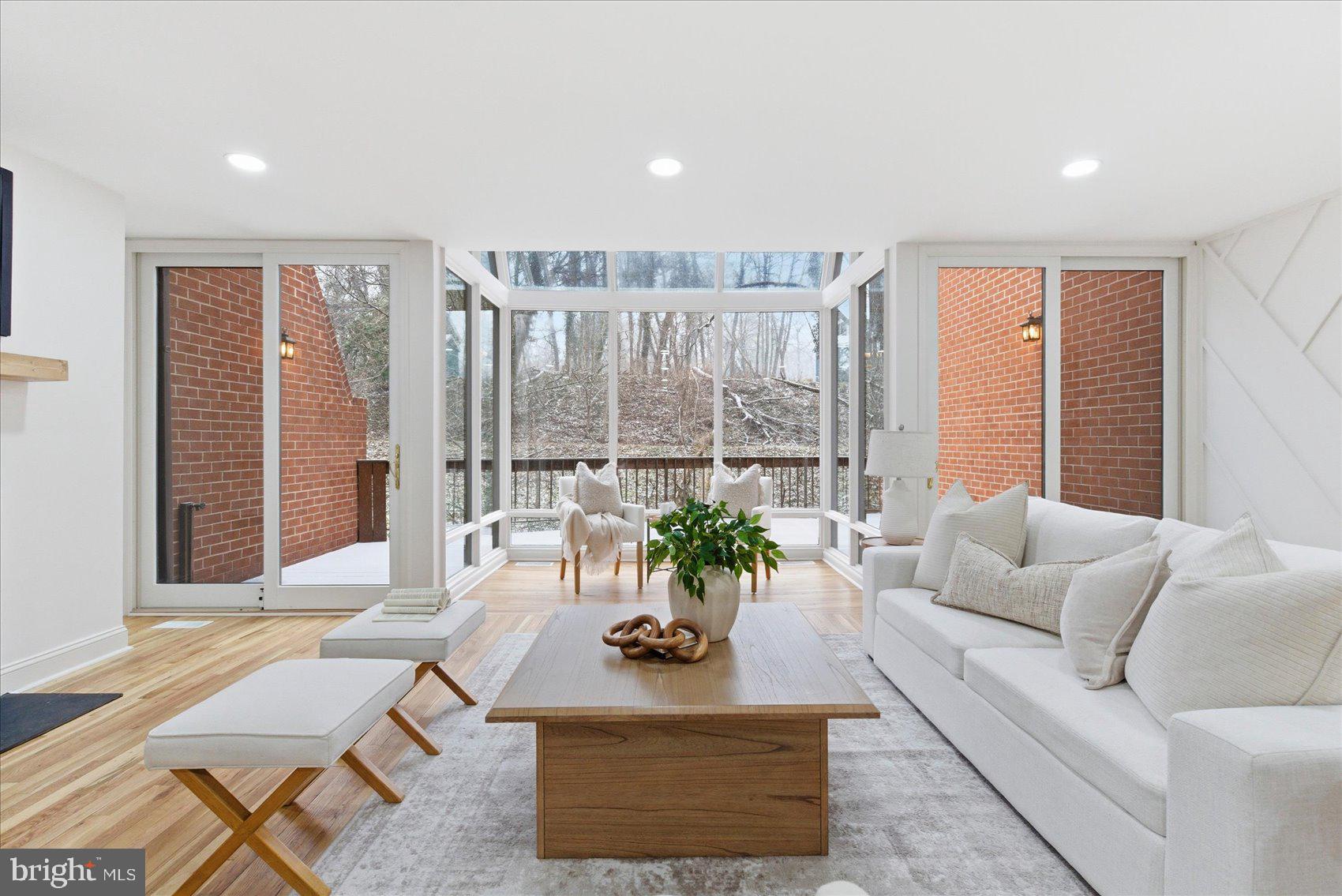 RUXTON CROSSING TOWNHSE - Residential