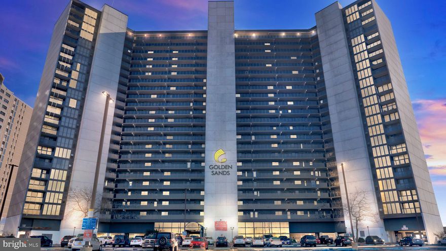 STUNNING OCEAN VIEWS! Welcome to this 3 Bedroom, 3 Bathroom condo in Golden Sands! This home offers a bright open layout between the Living Room and Kitchen. The Kitchen has countertop seating x4, which backs to space for a dining table--perfect accommodations for entertaining! You'll love the enclosed patio with breathtaking ocean views--relax with your morning coffee and evening tea as the soothing roll of the waves helps you unwind! Amenities include a Community Pool, and access to the beach. There is underground parking as well as public parking available. GREAT HOME! Call now to schedule a personal showing!