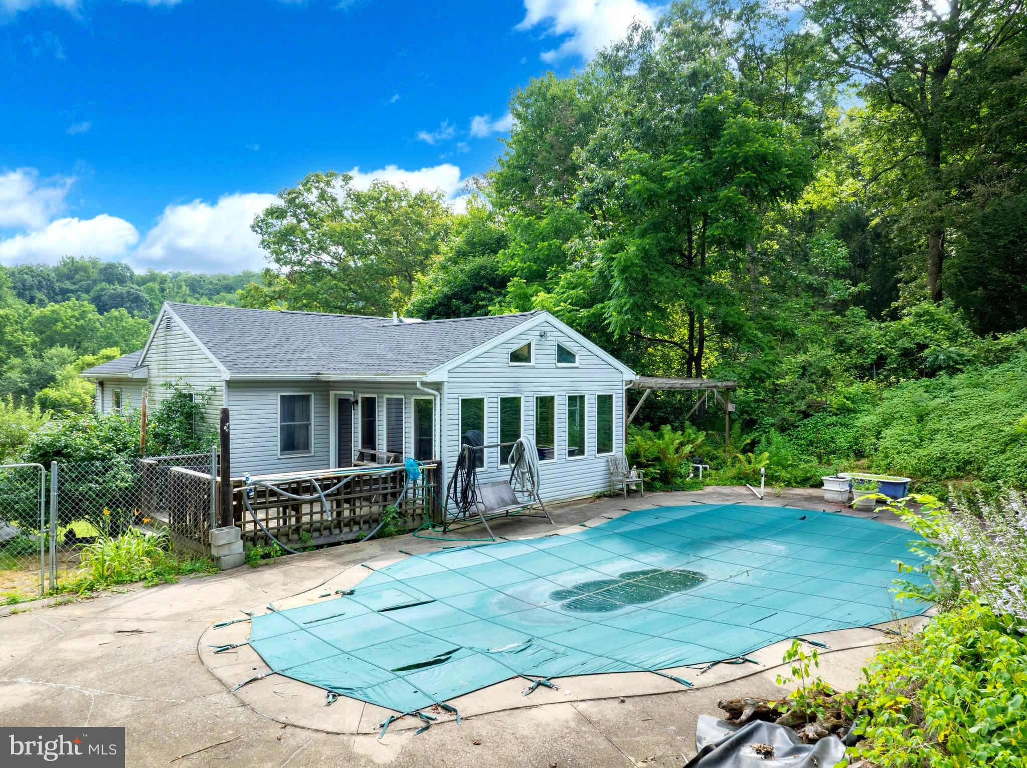 303 LOWER JULIAN PIKE