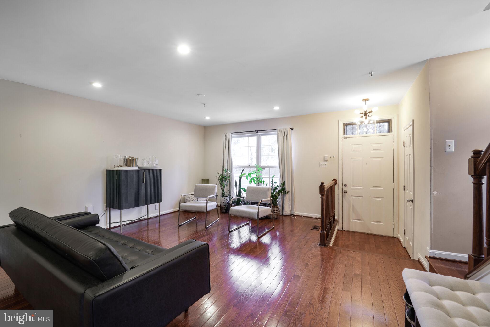 WOOD CREST - Residential