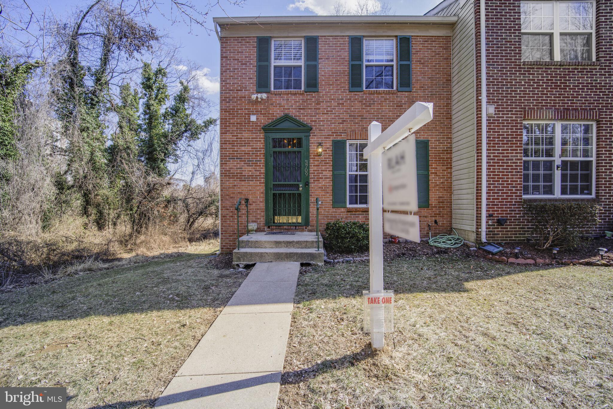 3709 FOREST GLENN COURT