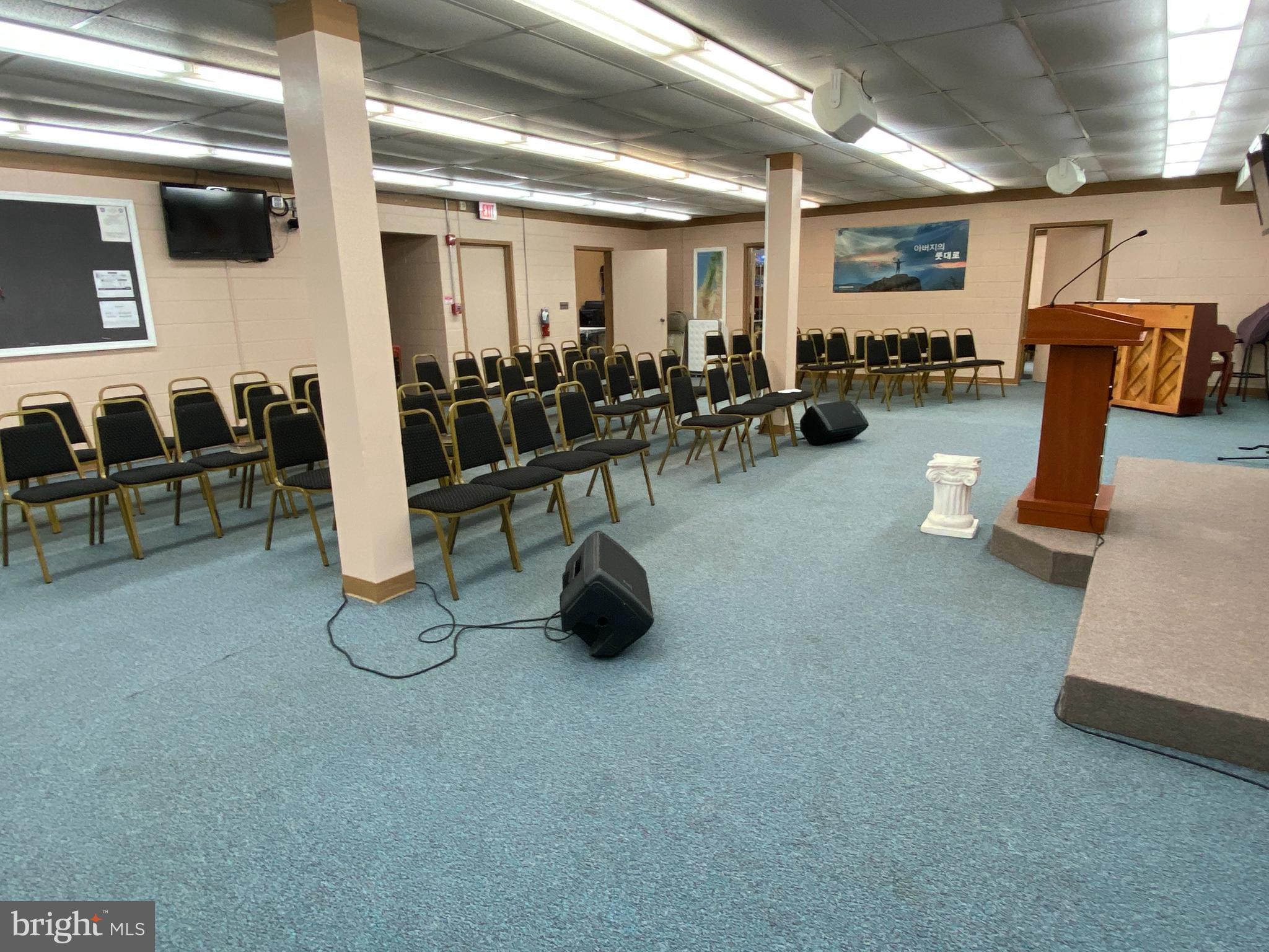 HOLLY PARK - Commercial Sale