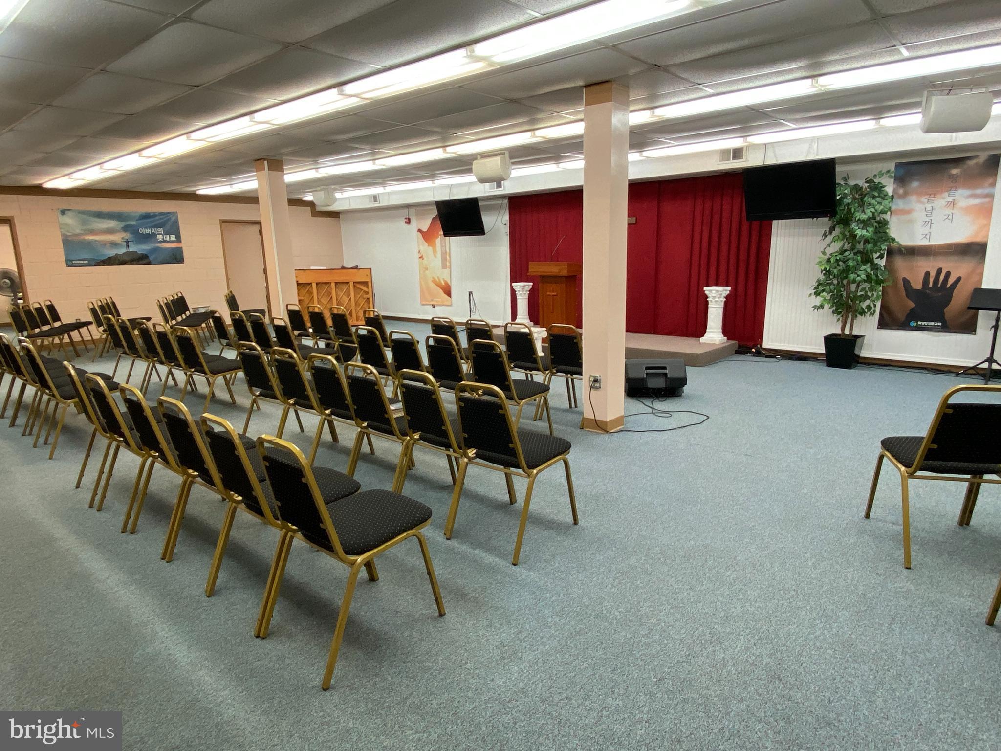 HOLLY PARK - Commercial Sale