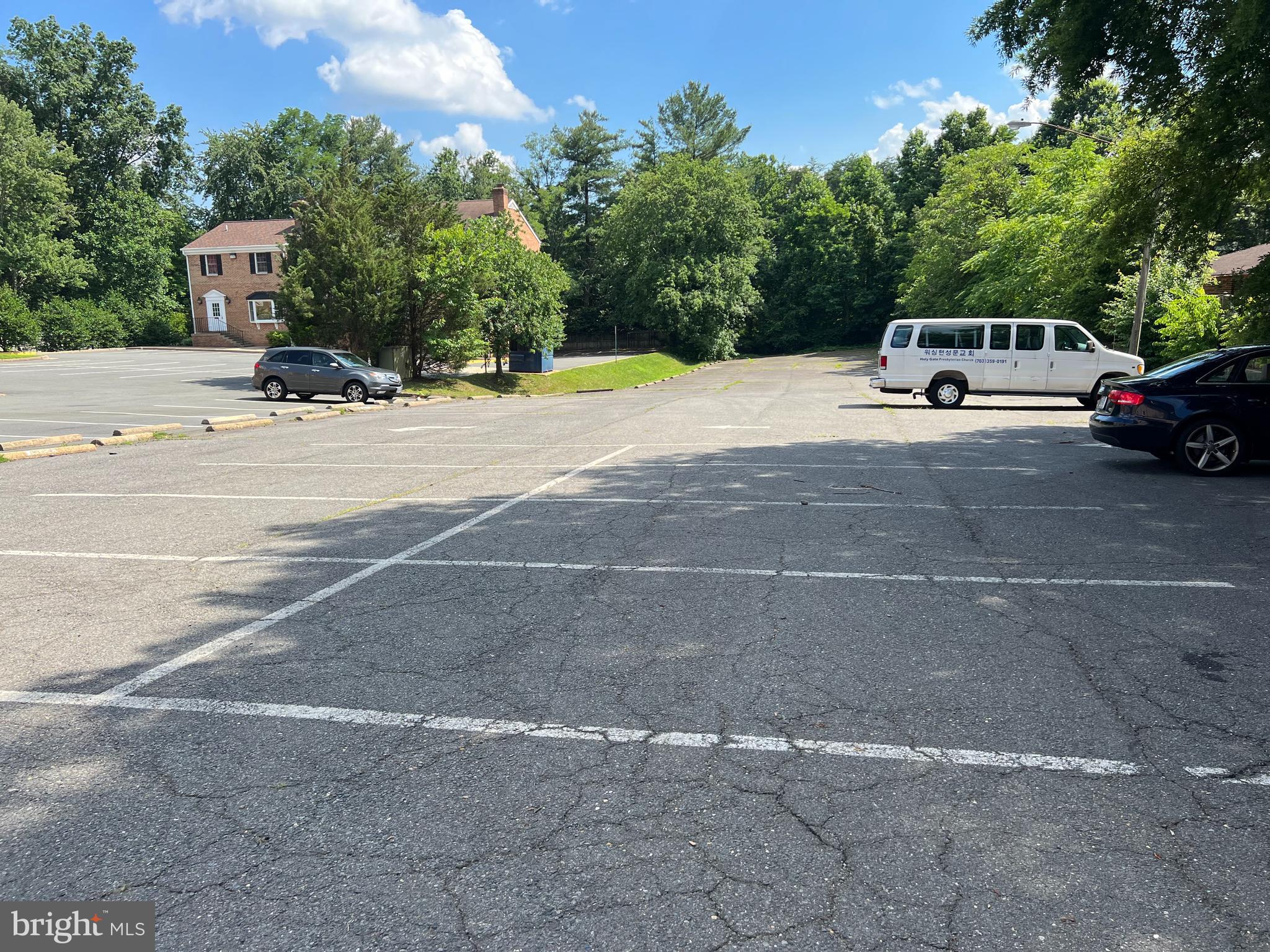 HOLLY PARK - Commercial Sale