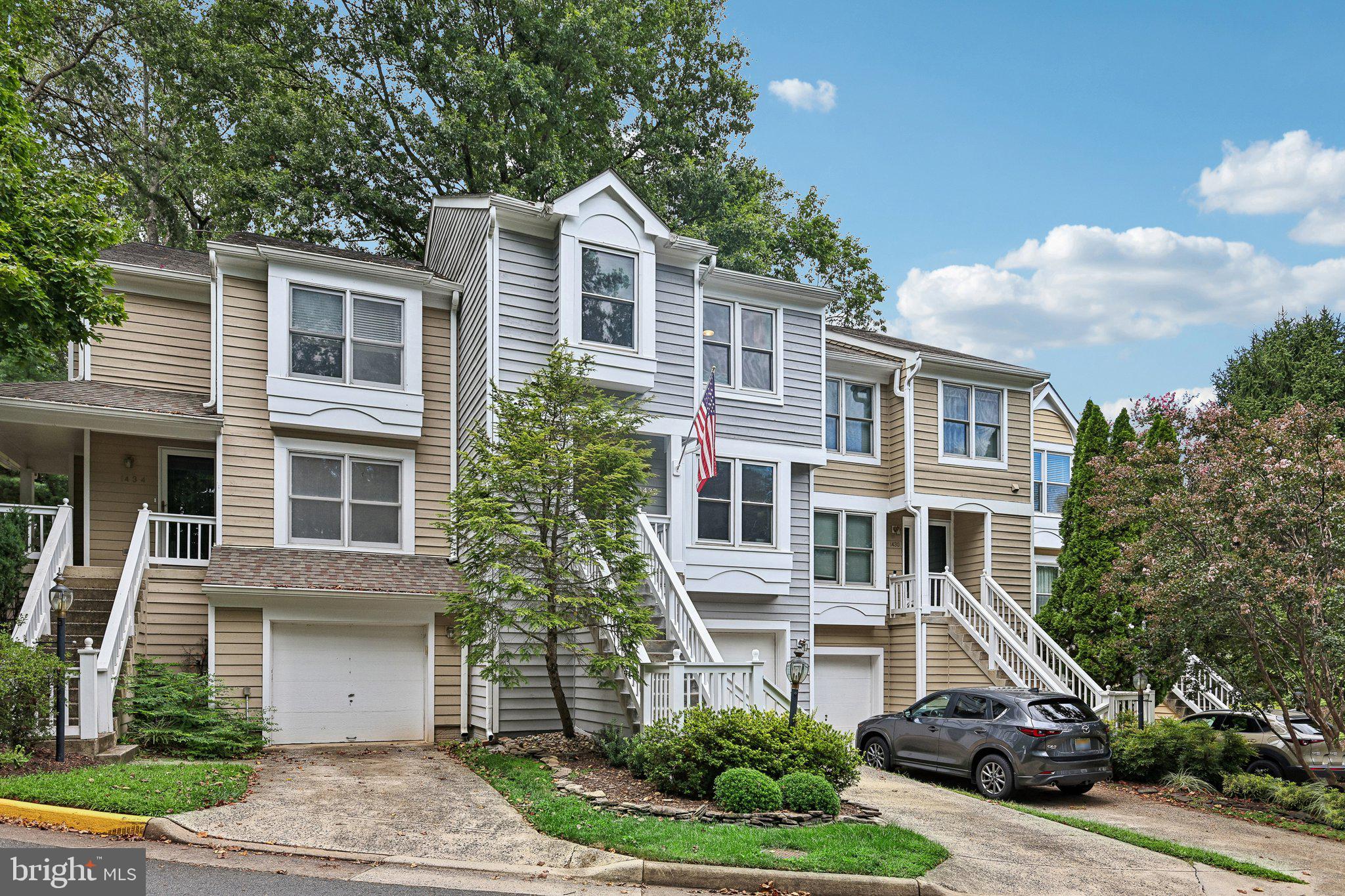 1432 NEWPORT SPRING COURT