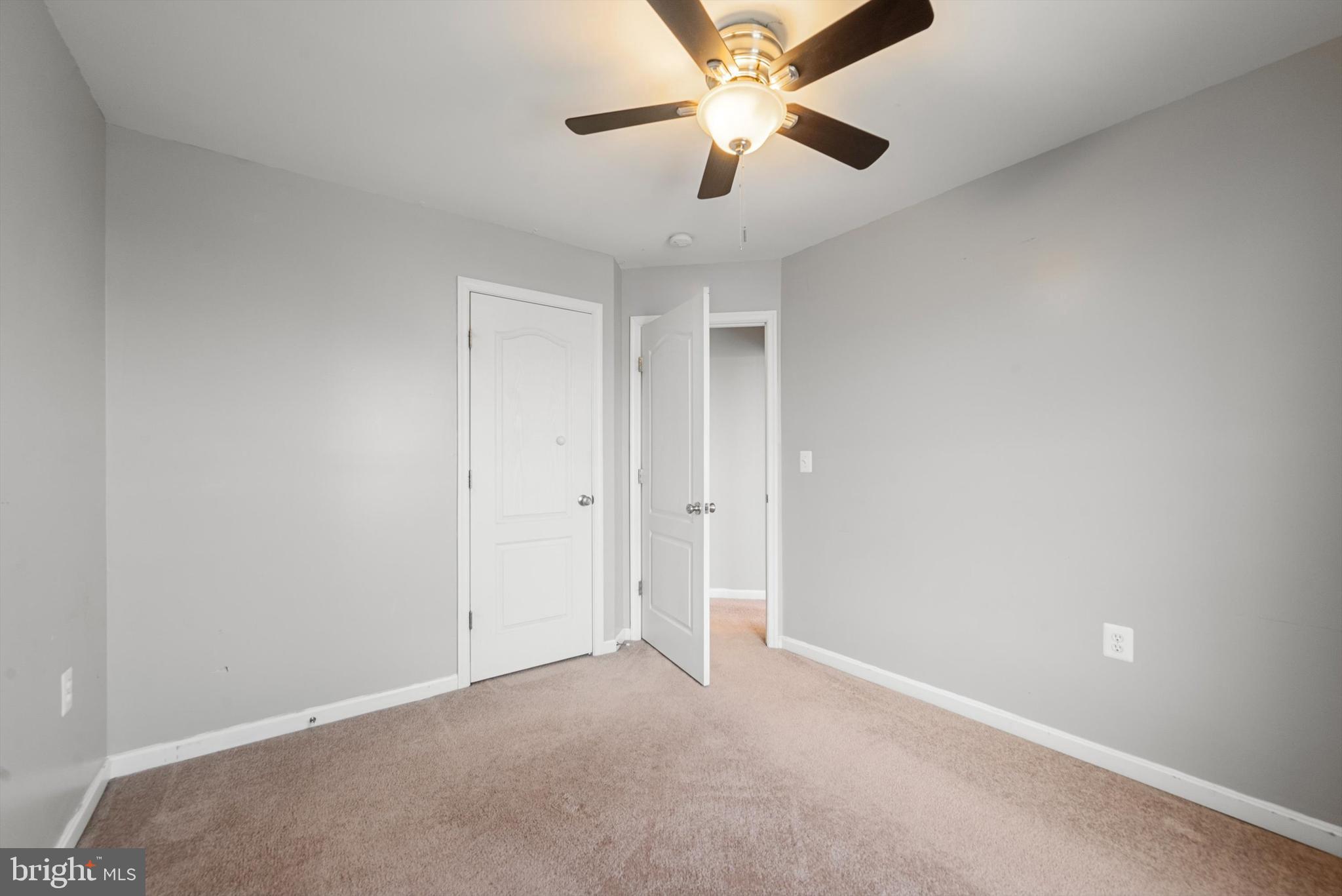 COLONIAL HILLS - Residential