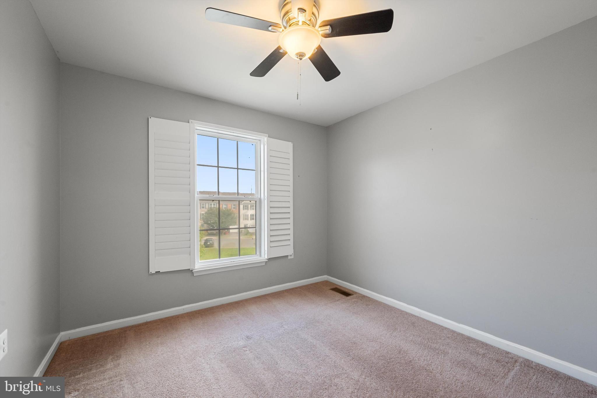 COLONIAL HILLS - Residential