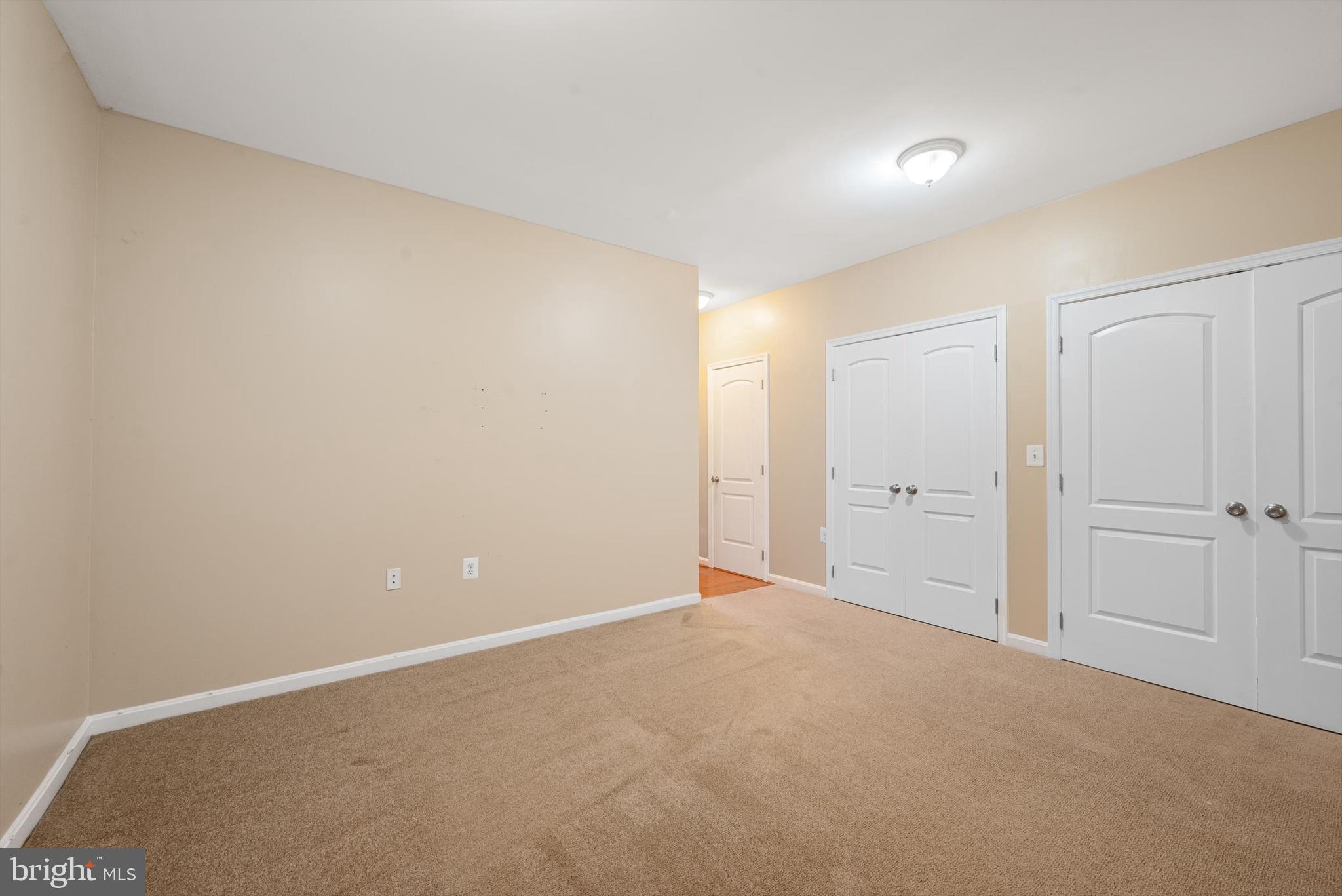 COLONIAL HILLS - Residential