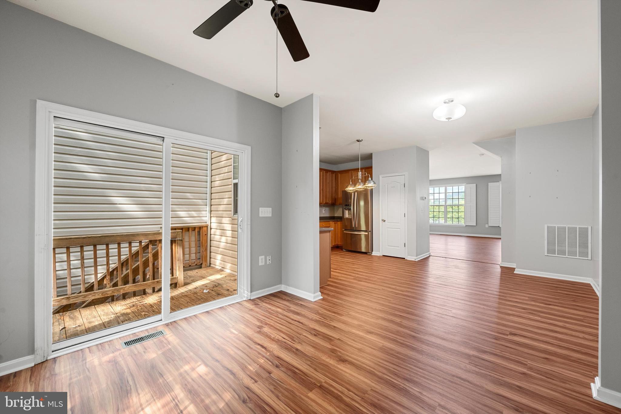 COLONIAL HILLS - Residential