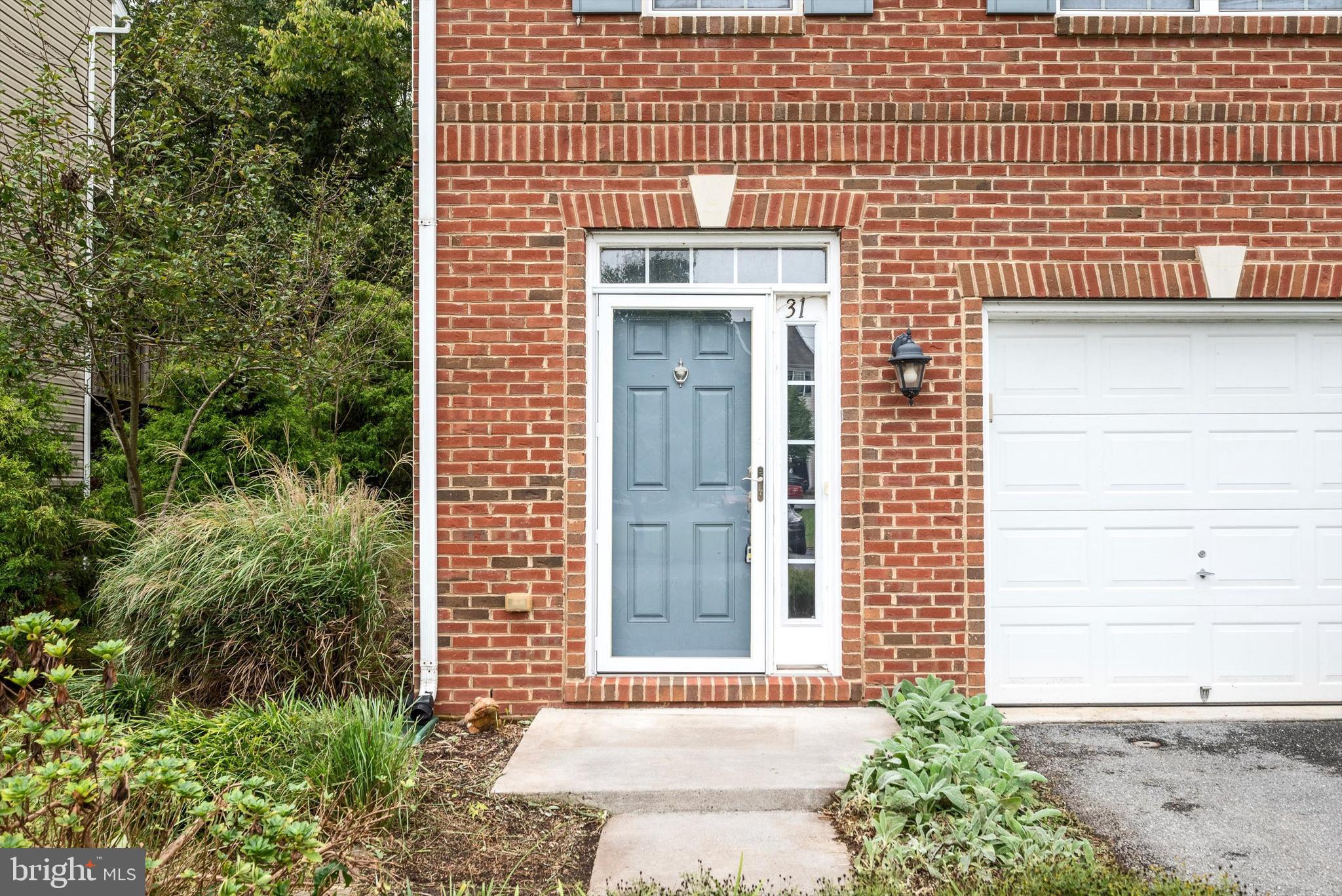 COLONIAL HILLS - Residential