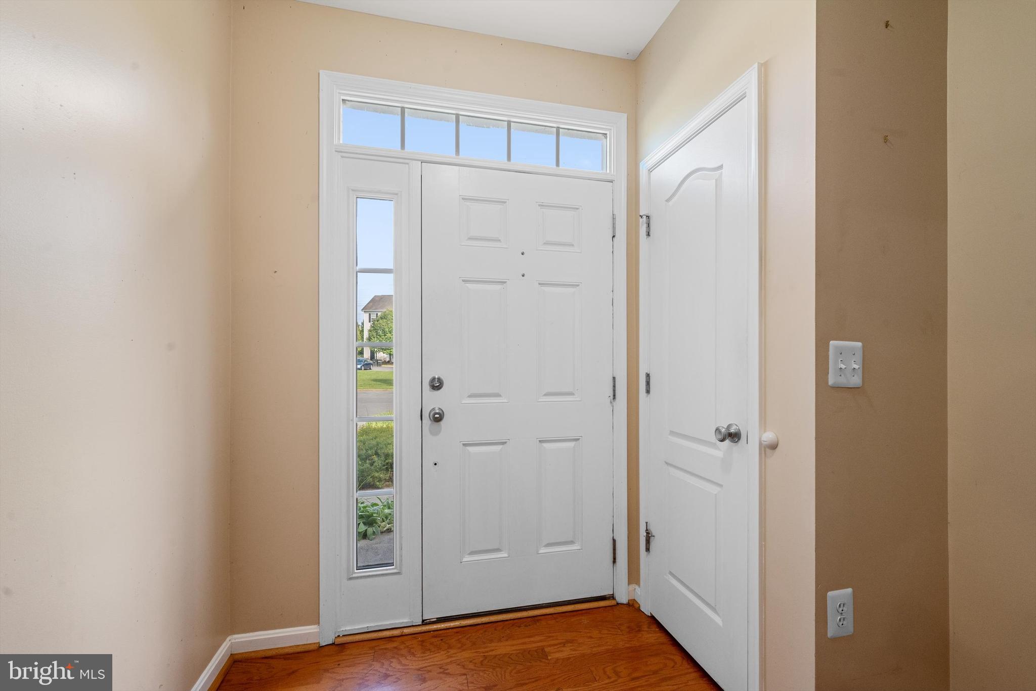 COLONIAL HILLS - Residential