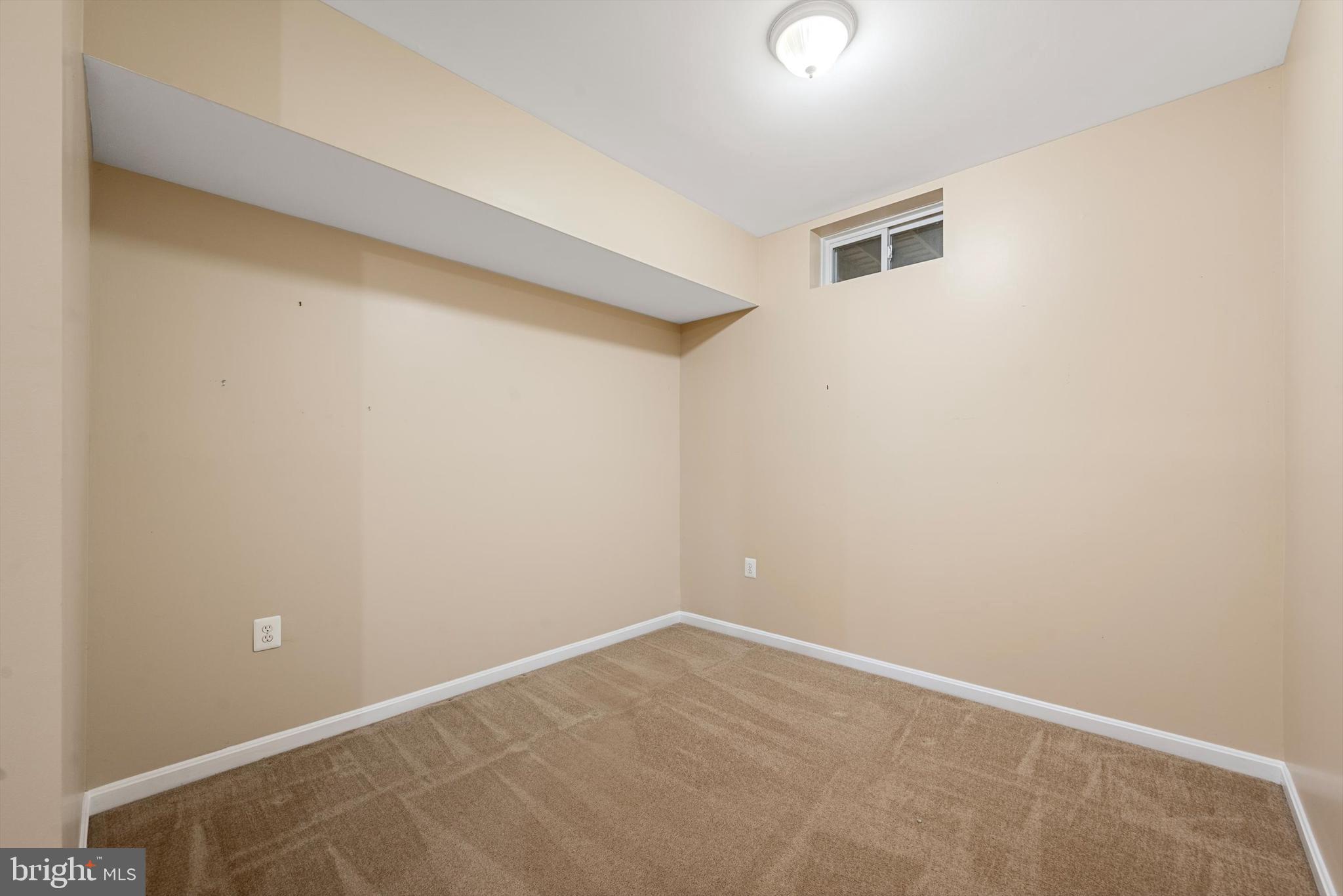 COLONIAL HILLS - Residential