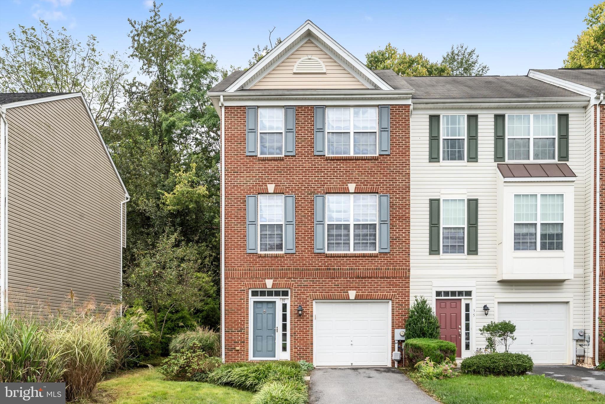 COLONIAL HILLS - Residential