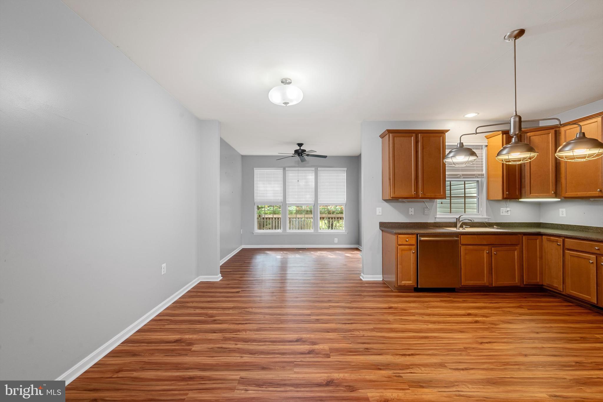 COLONIAL HILLS - Residential