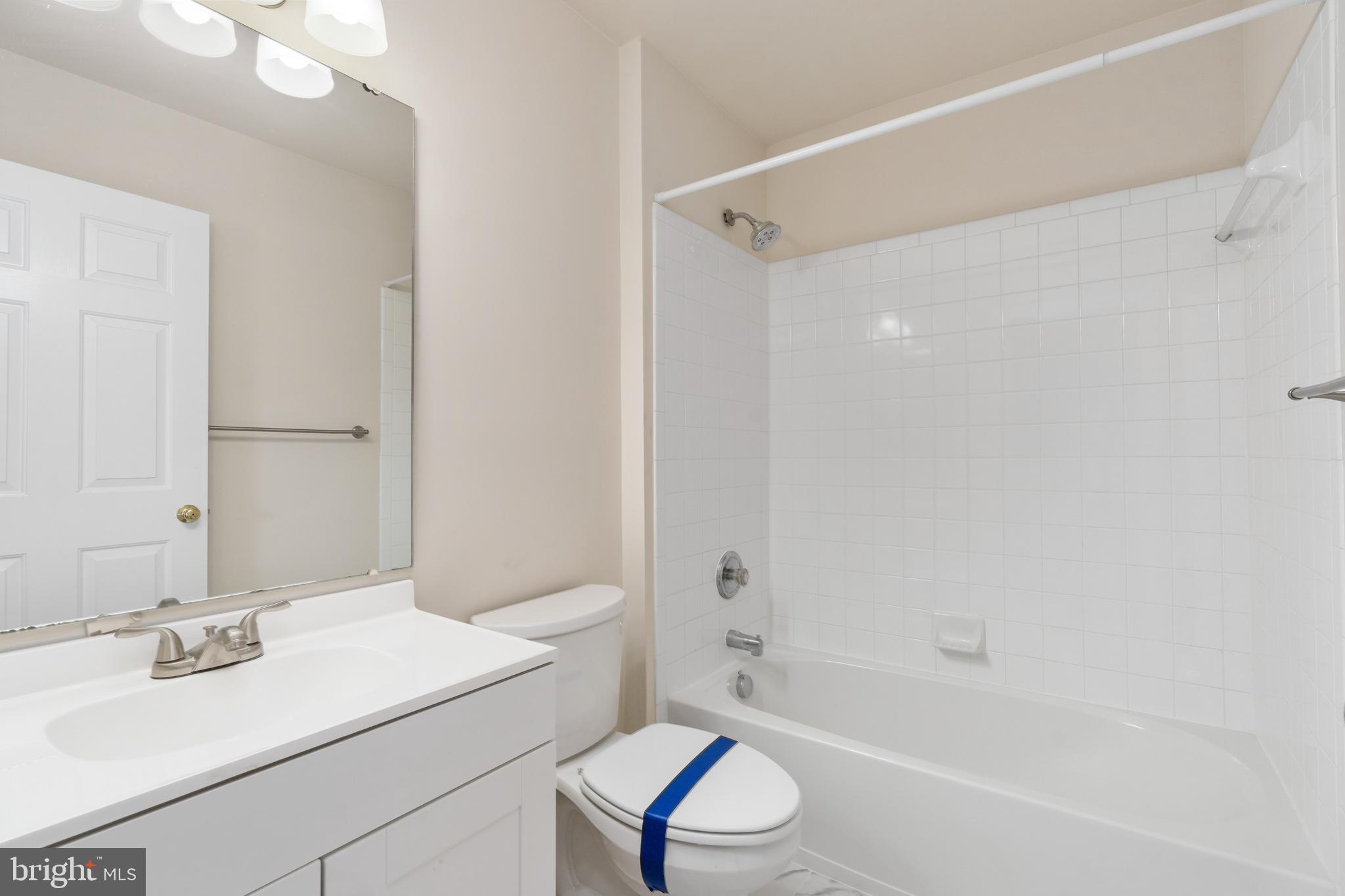 LEELAND STATION - Residential Lease