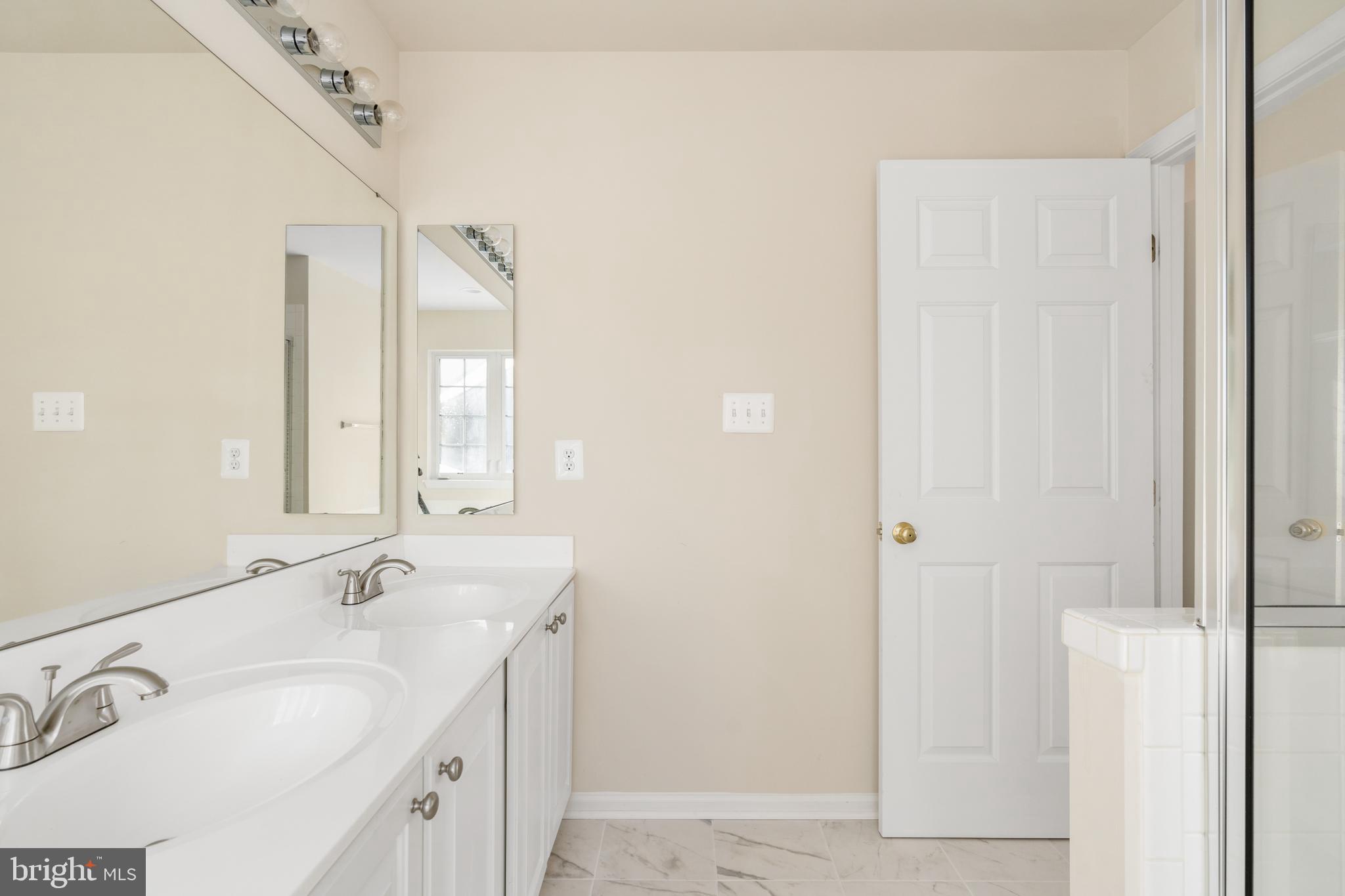 LEELAND STATION - Residential Lease