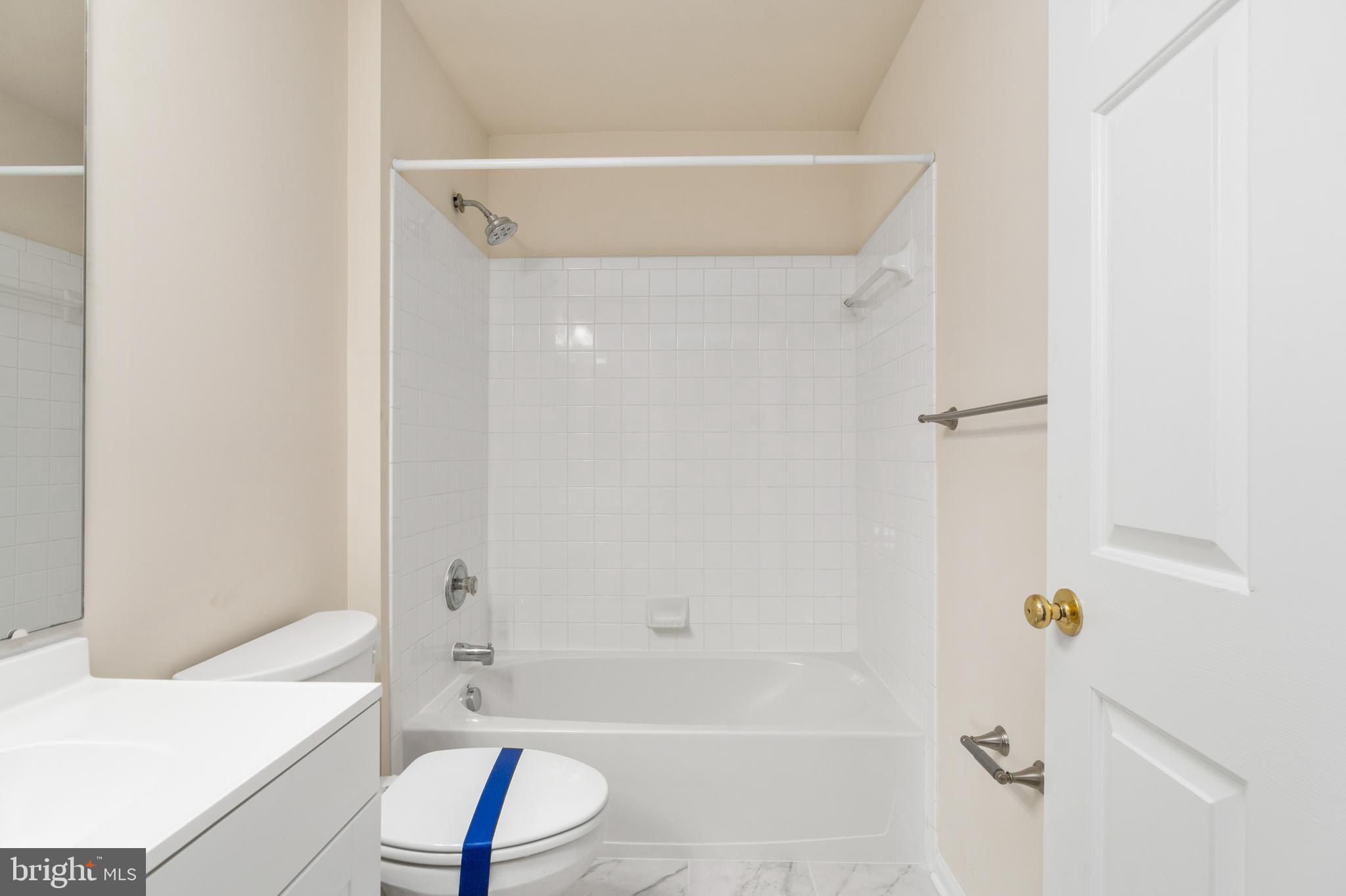 LEELAND STATION - Residential Lease