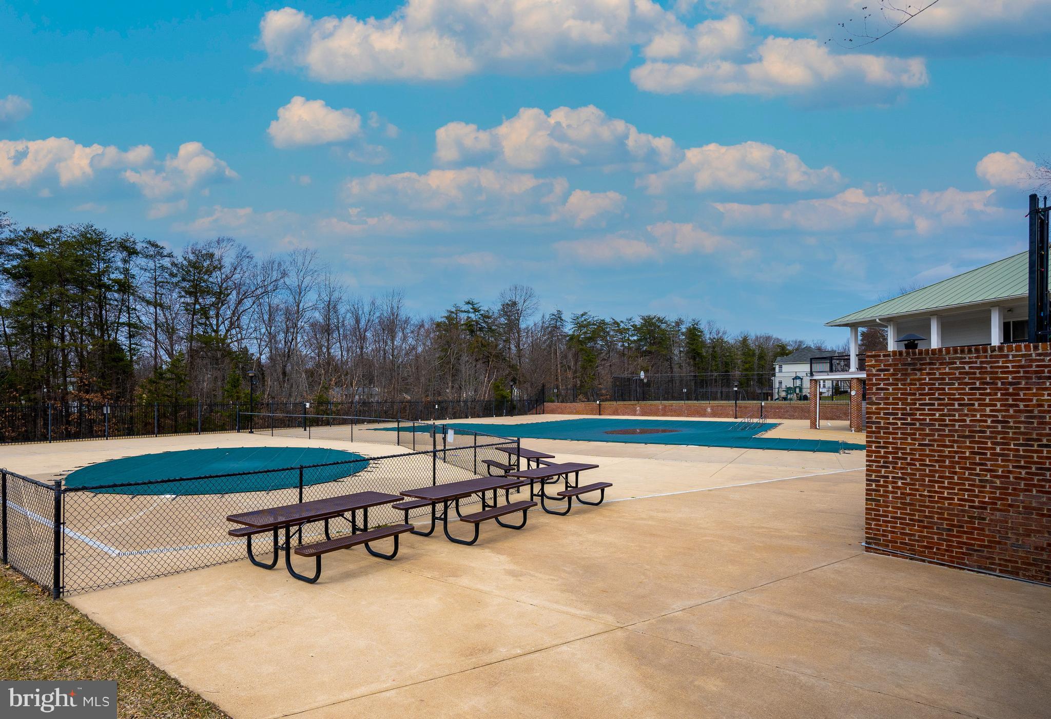 LEELAND STATION - Residential Lease