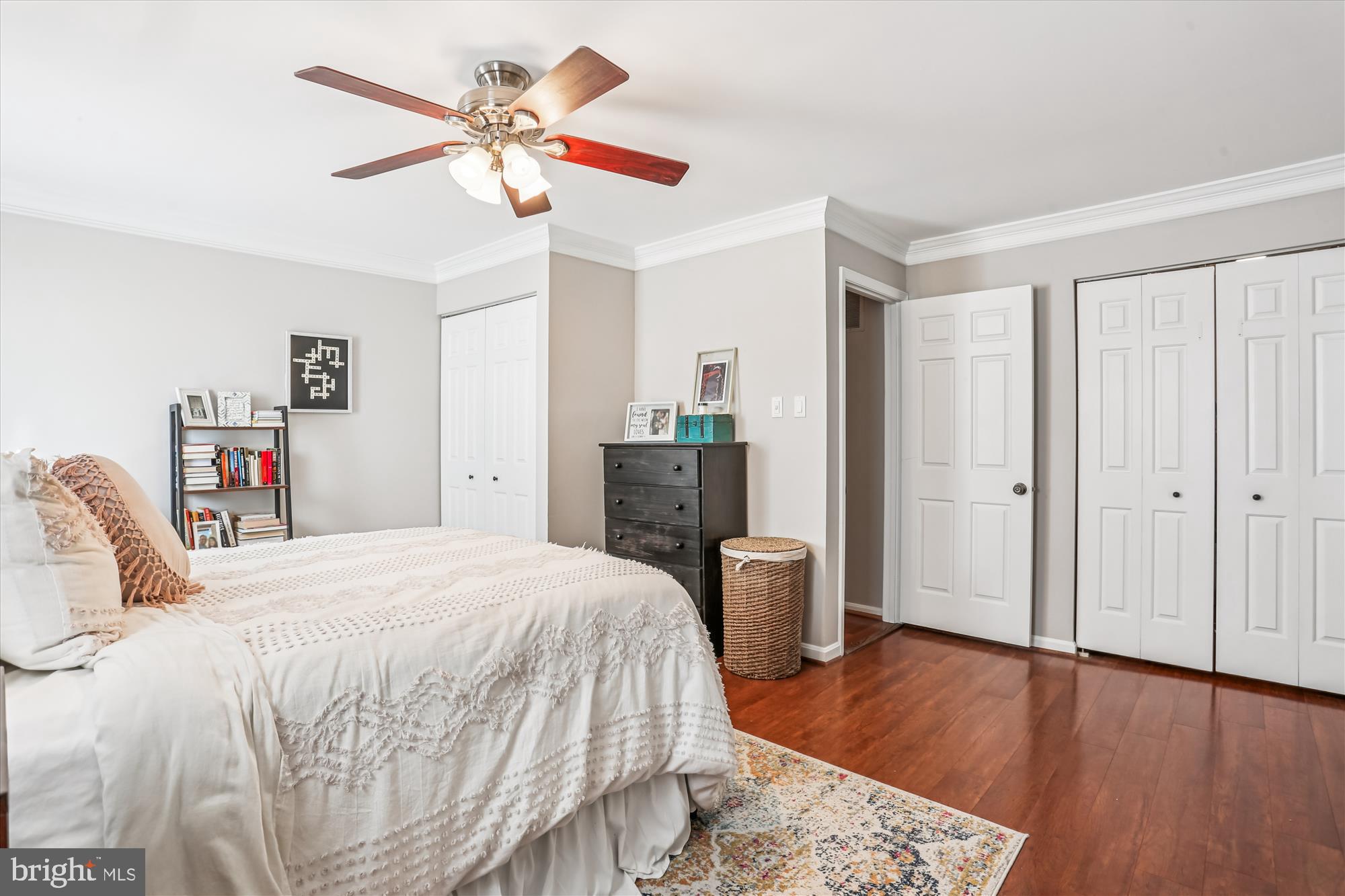 GROSVENOR PARK TOWNHOME CONDOMINIUMS - Residential