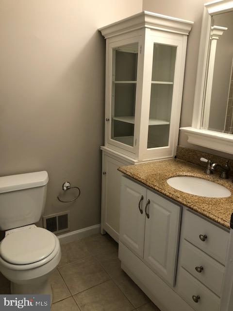 GROSVENOR PARK TOWNHOME CONDOMINIUMS - Residential