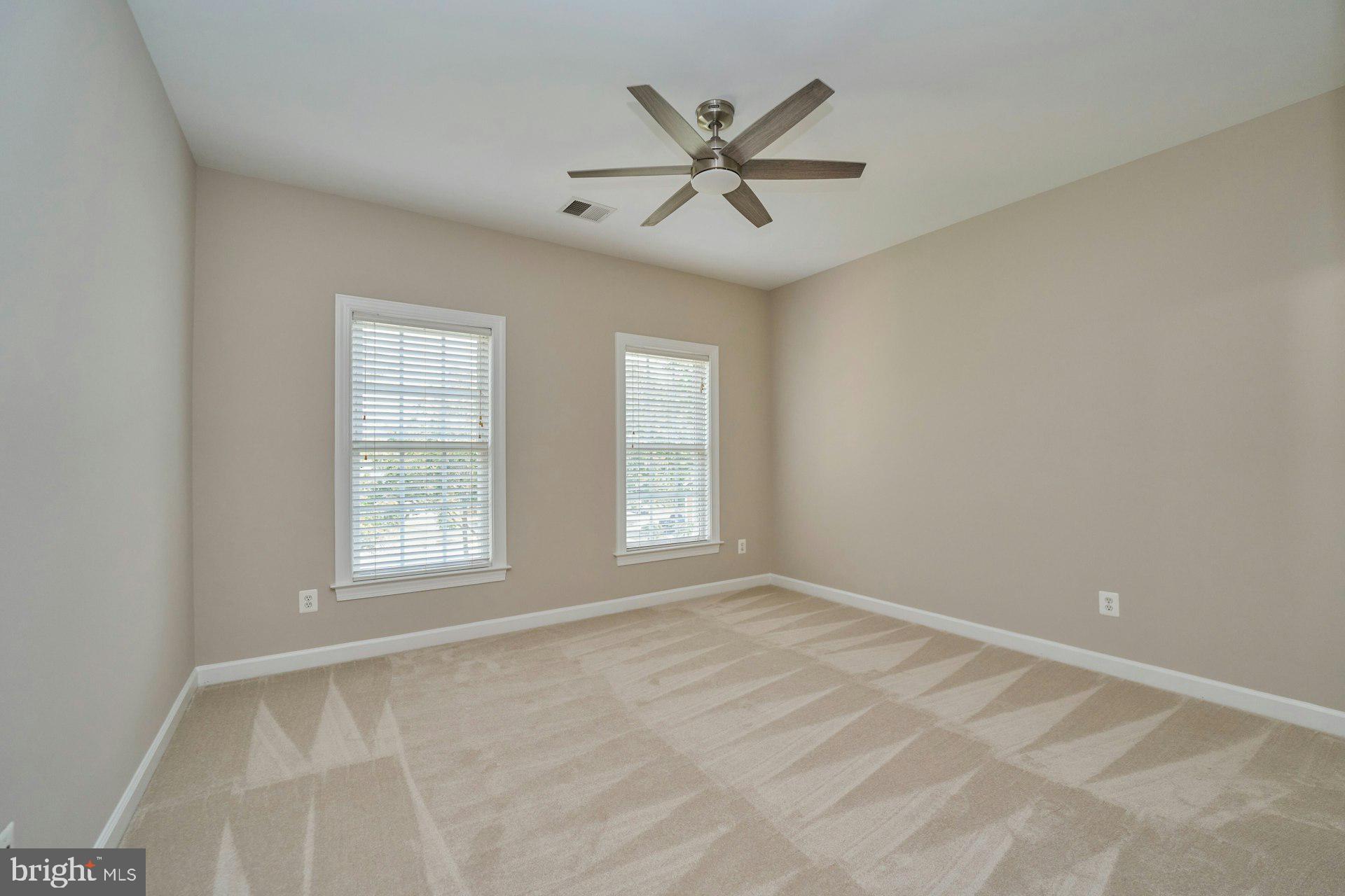 LANSDOWNE ON THE POTOMAC - Residential