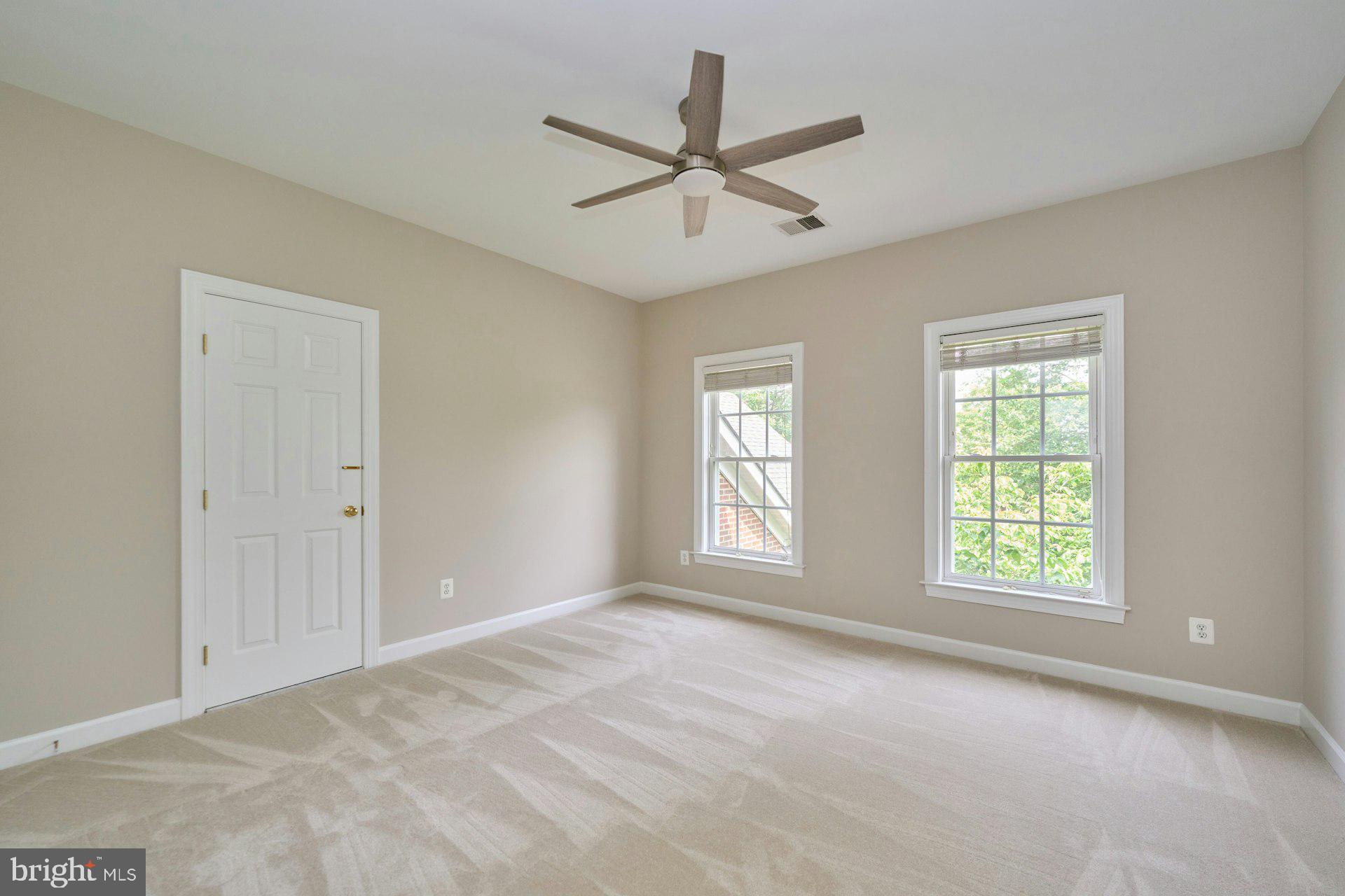 LANSDOWNE ON THE POTOMAC - Residential