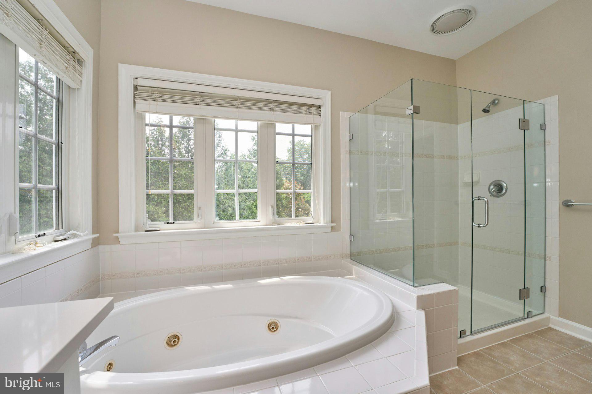 LANSDOWNE ON THE POTOMAC - Residential