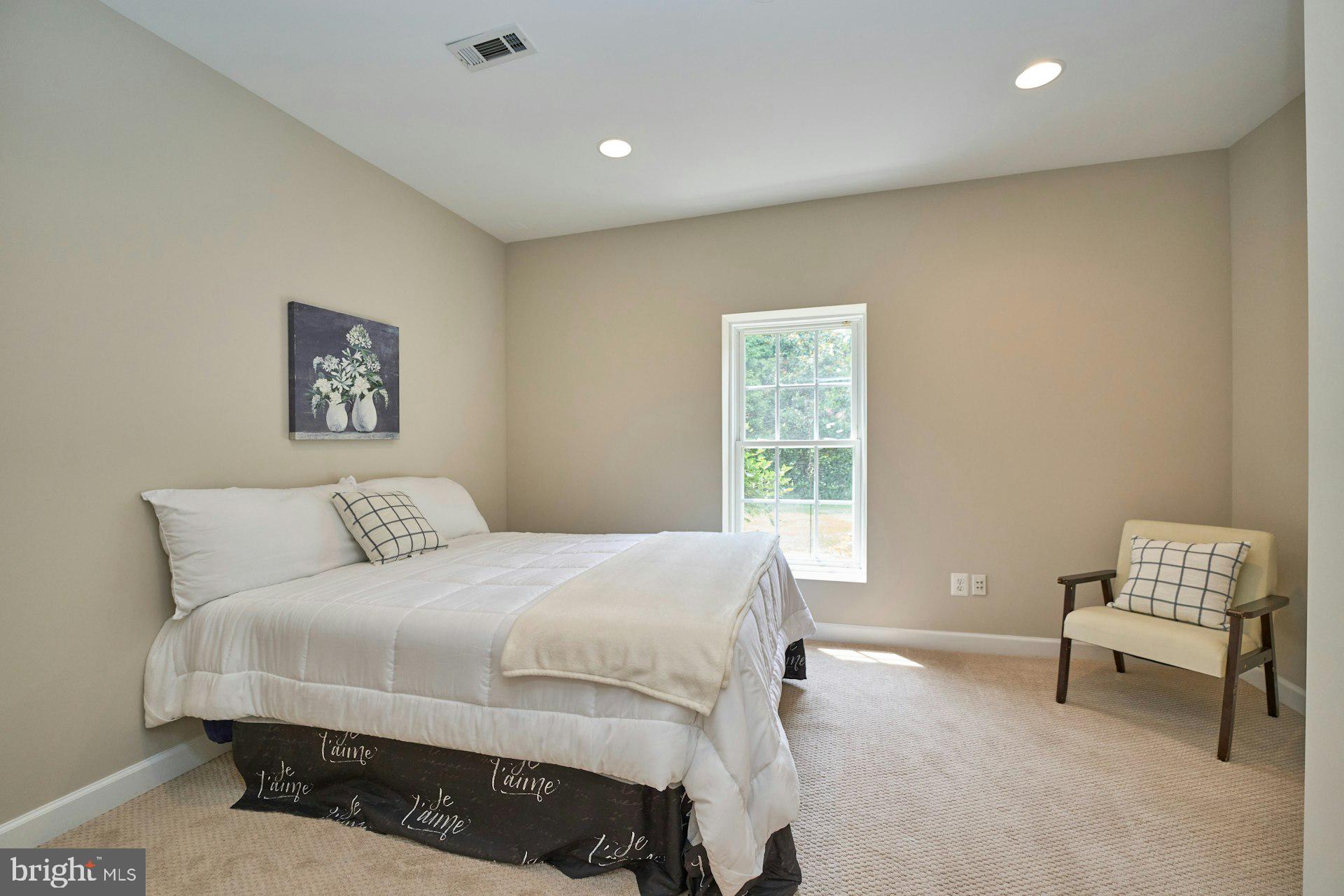 LANSDOWNE ON THE POTOMAC - Residential