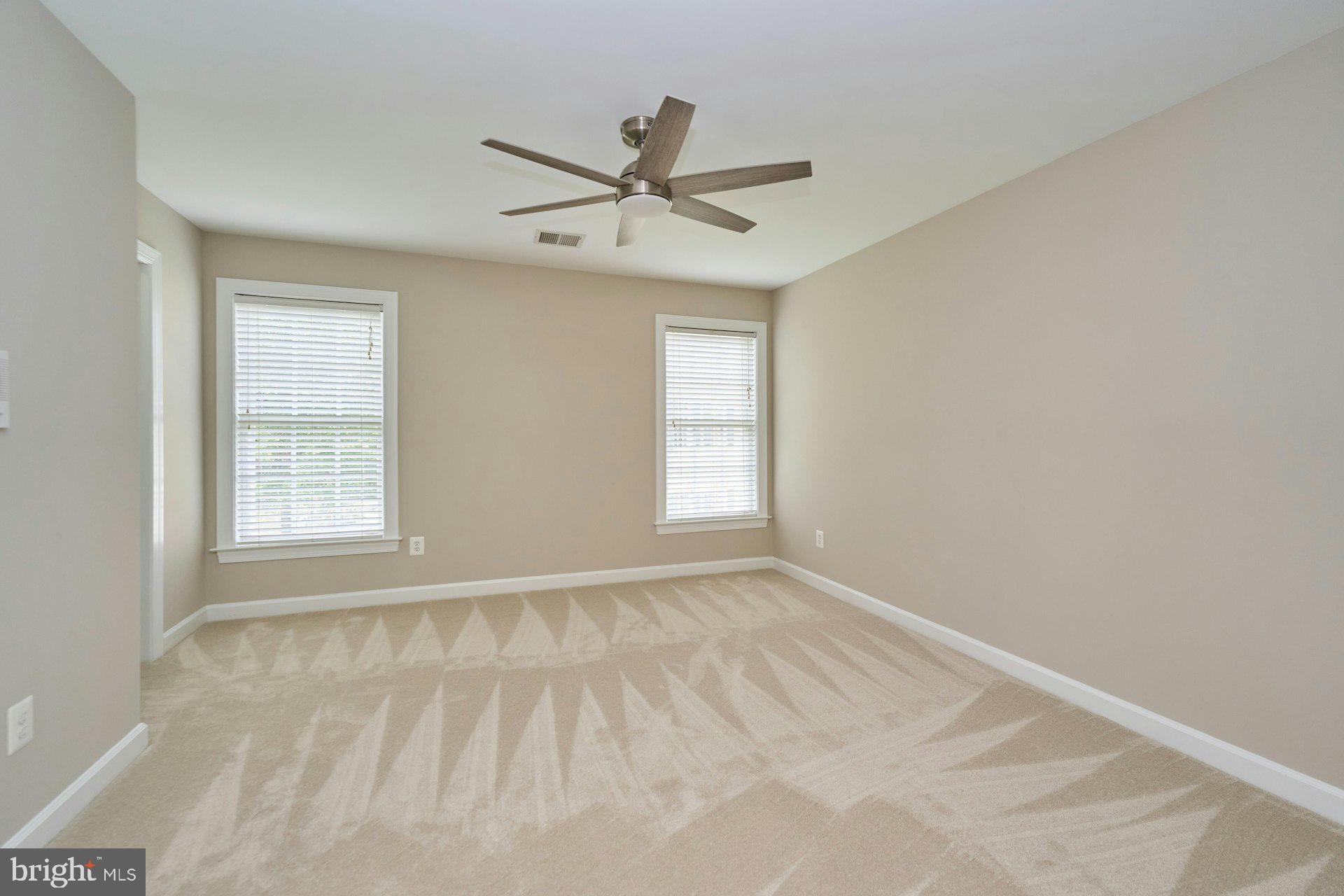 LANSDOWNE ON THE POTOMAC - Residential