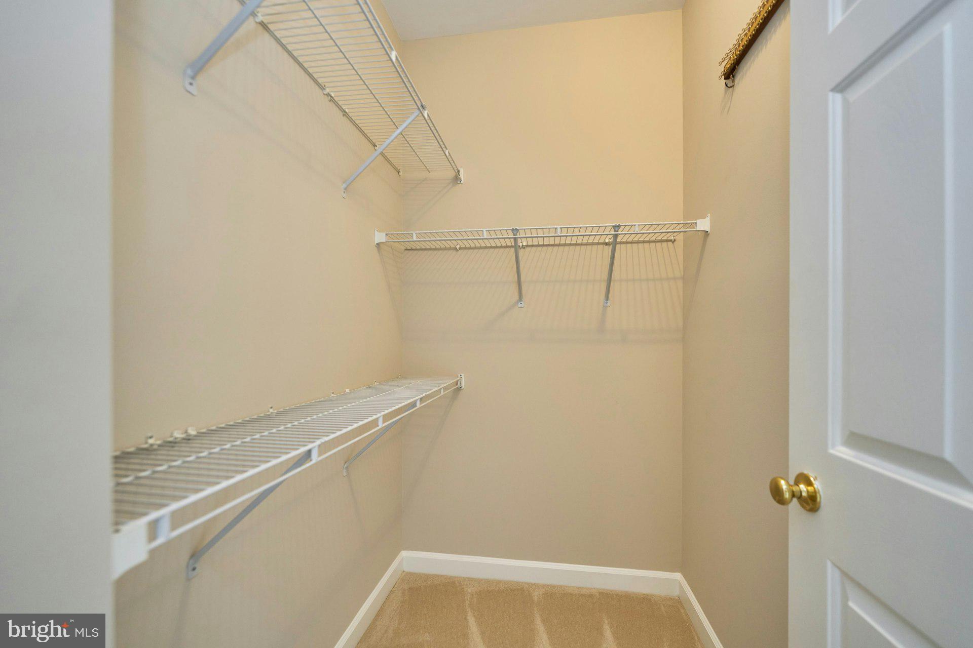 LANSDOWNE ON THE POTOMAC - Residential