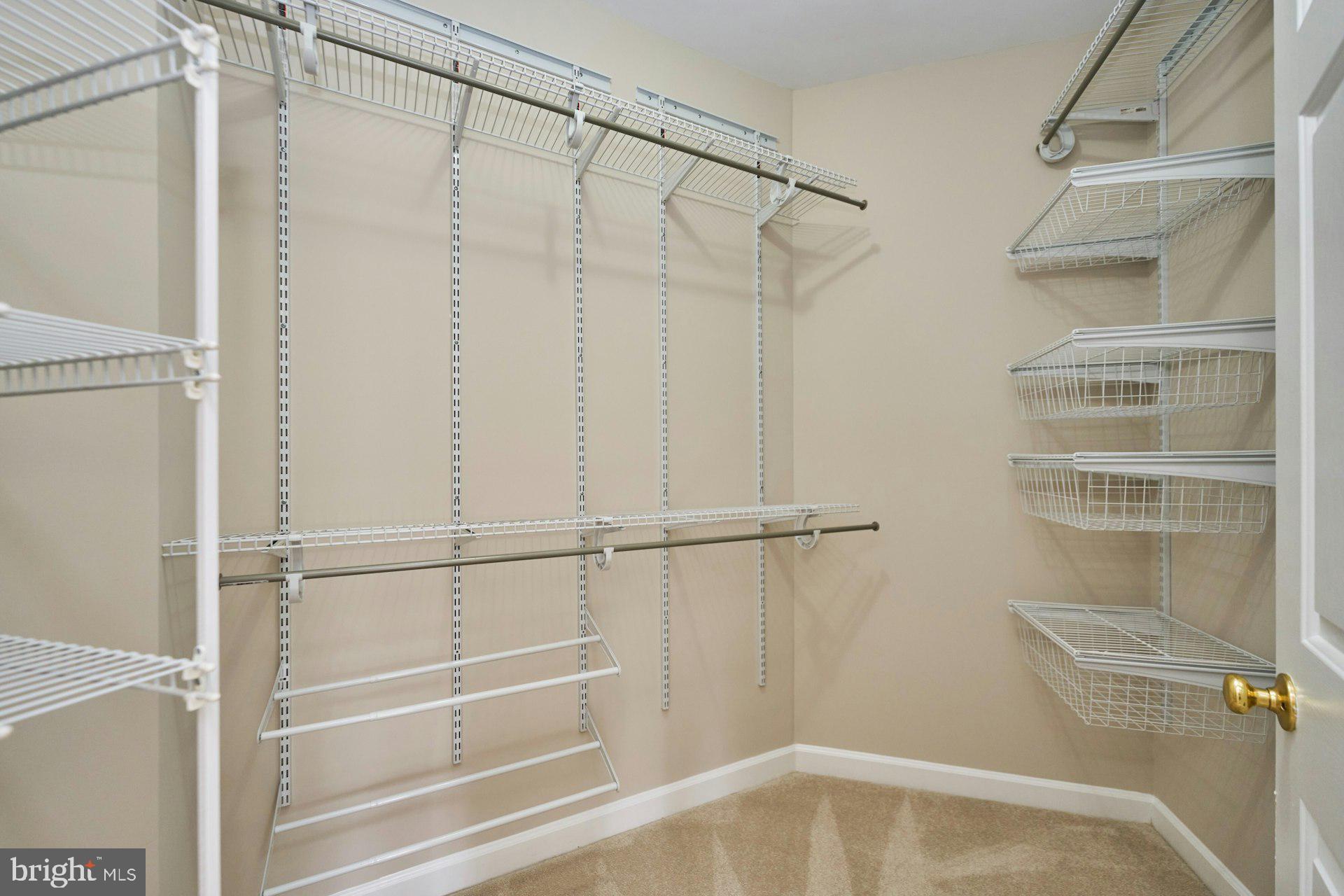 LANSDOWNE ON THE POTOMAC - Residential