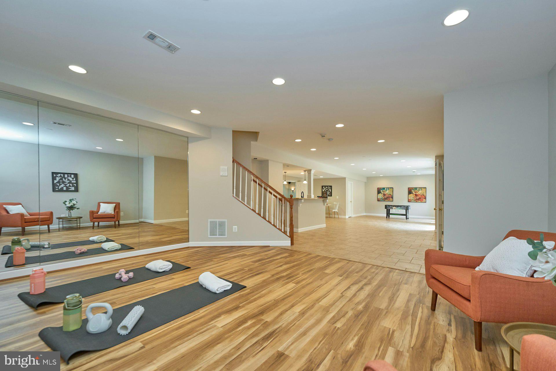 LANSDOWNE ON THE POTOMAC - Residential