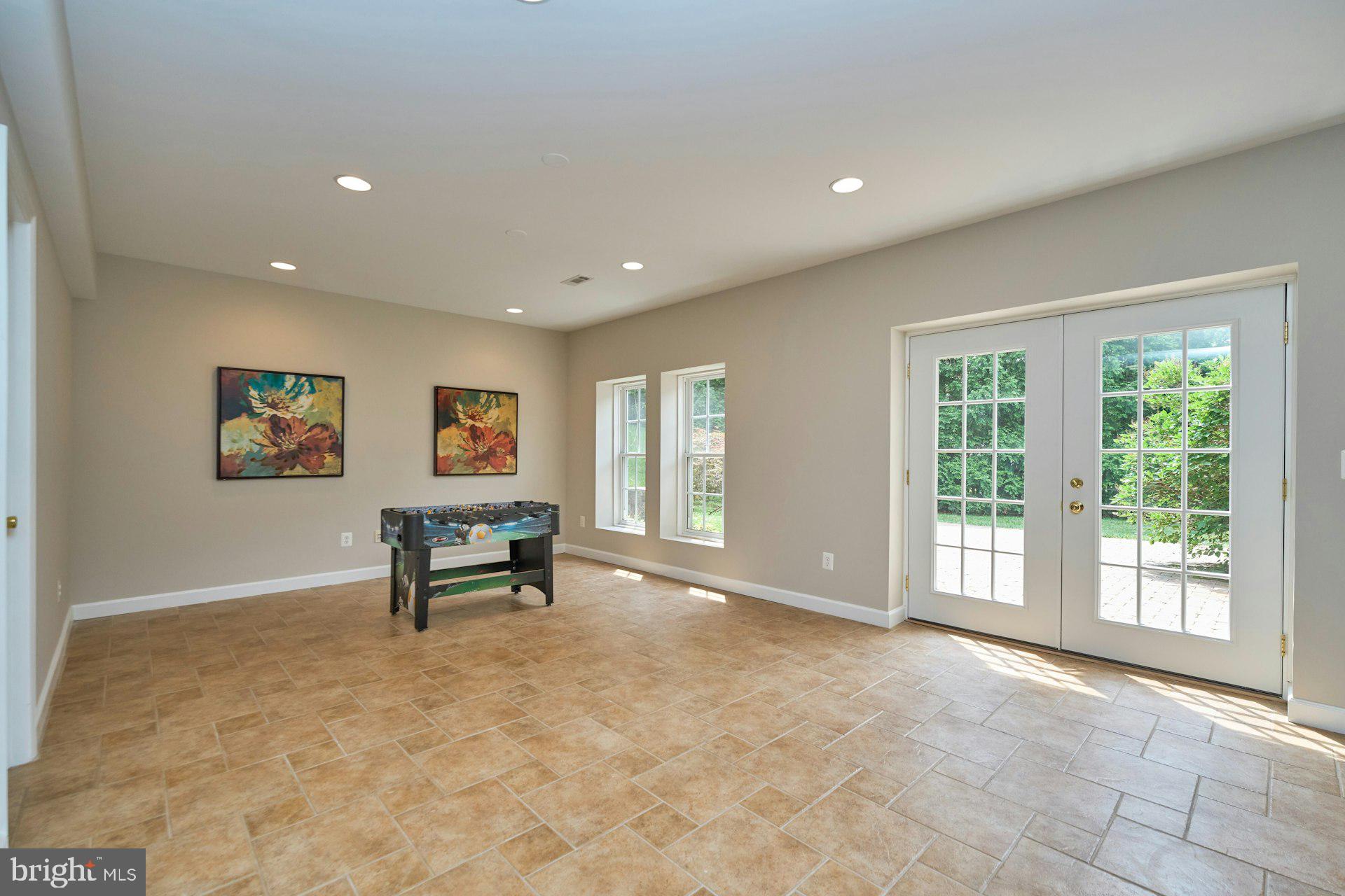 LANSDOWNE ON THE POTOMAC - Residential