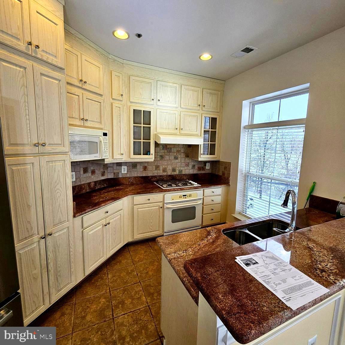 BELMONT BAY - Residential