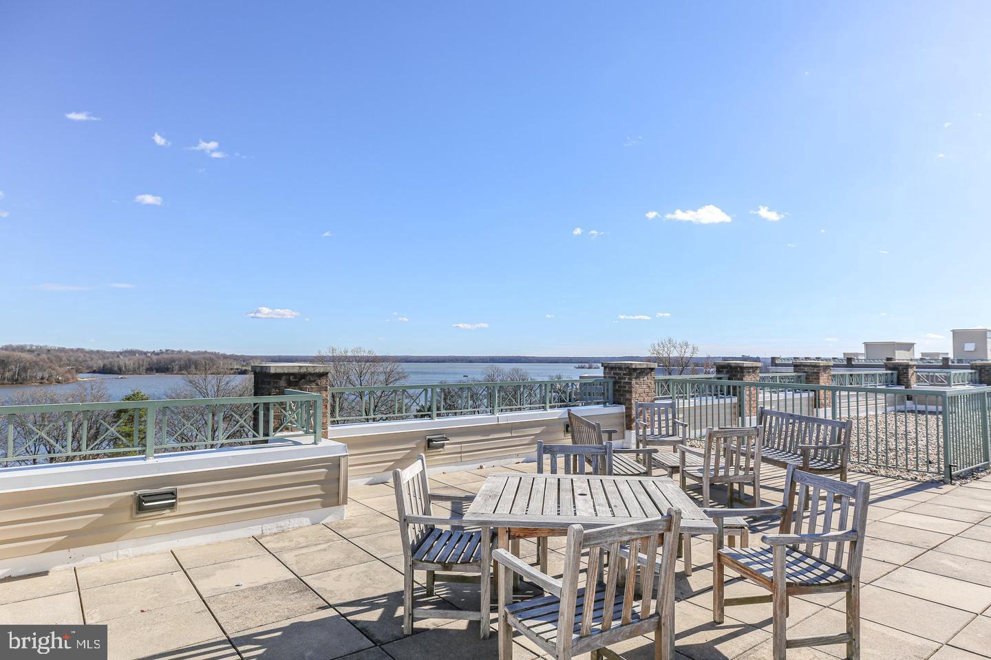 BELMONT BAY - Residential