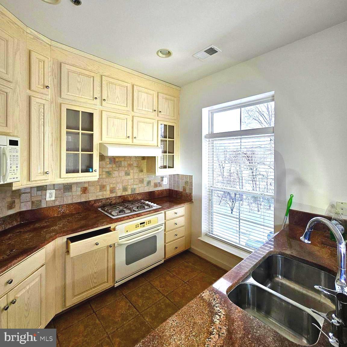 BELMONT BAY - Residential