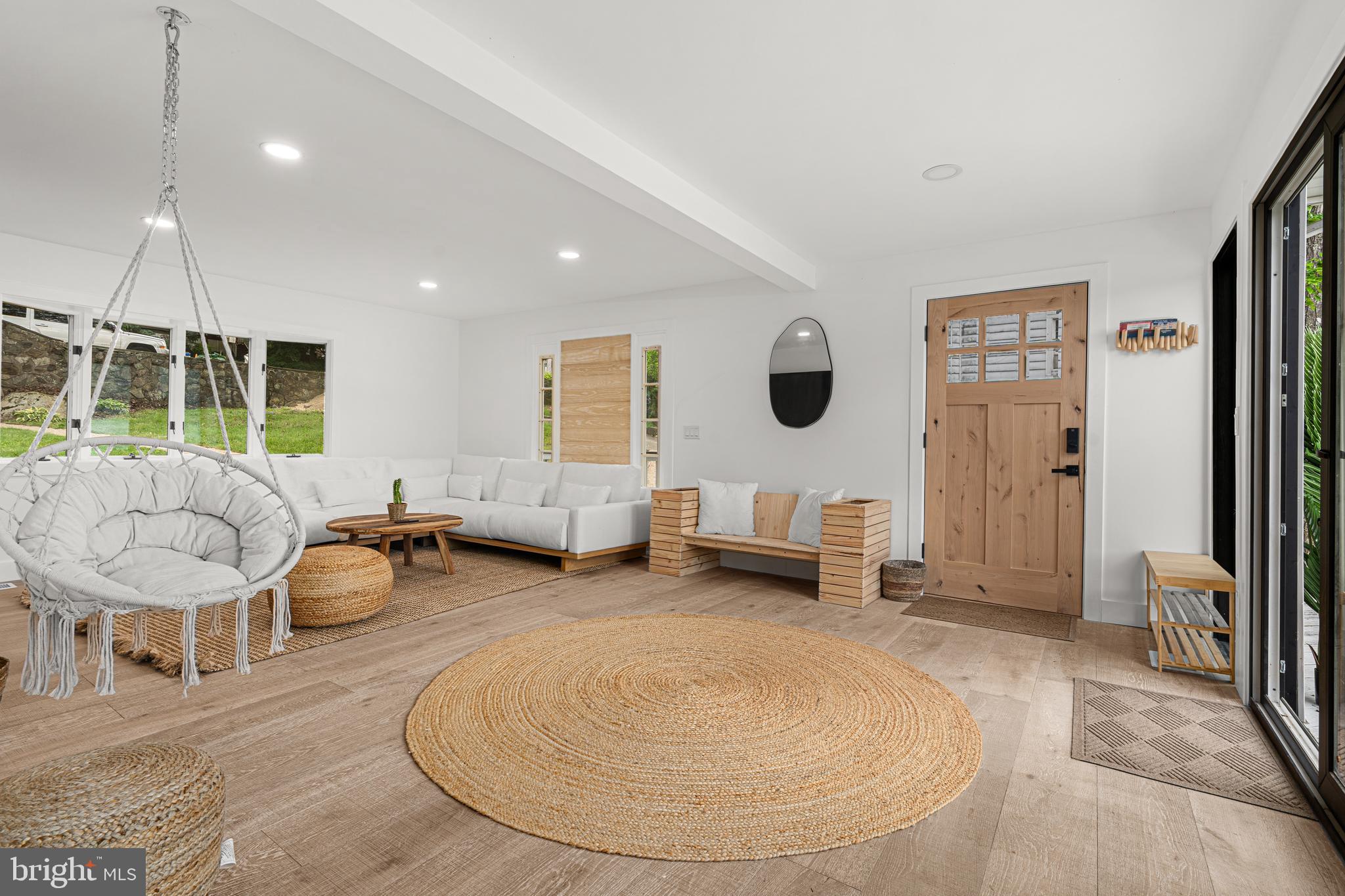 39 UPPER LAKEVIEW AVENUE