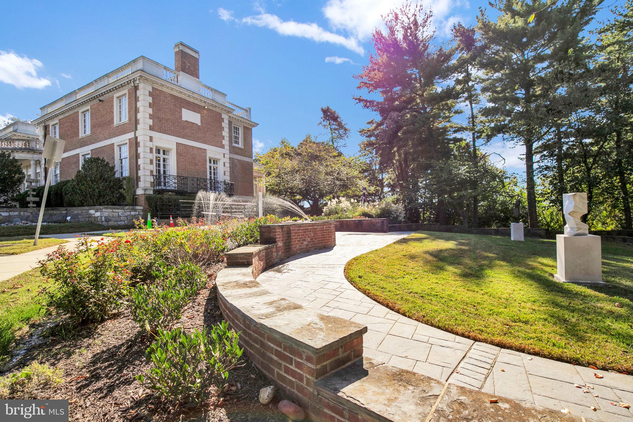 PARKSIDE CONDOMINIUMS - Residential