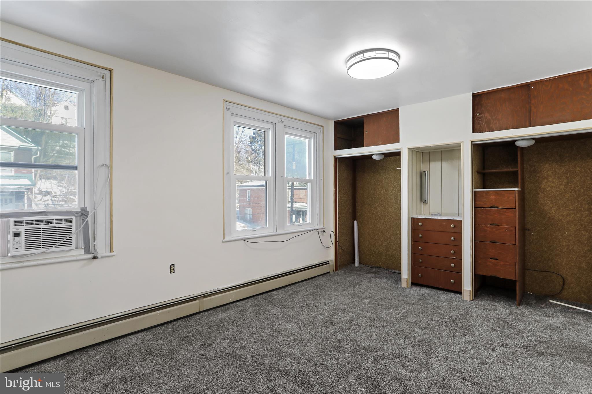 NORTH END - Residential