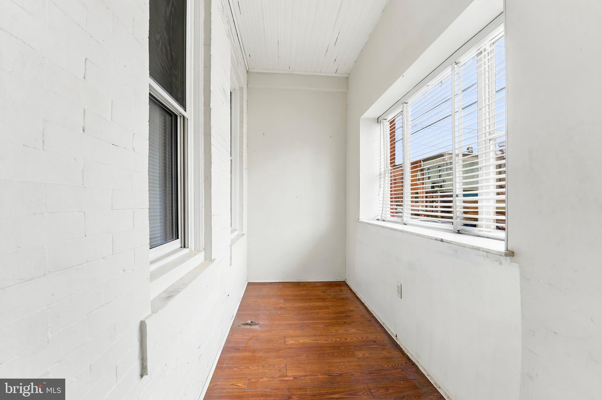 1506 W PORTER STREET