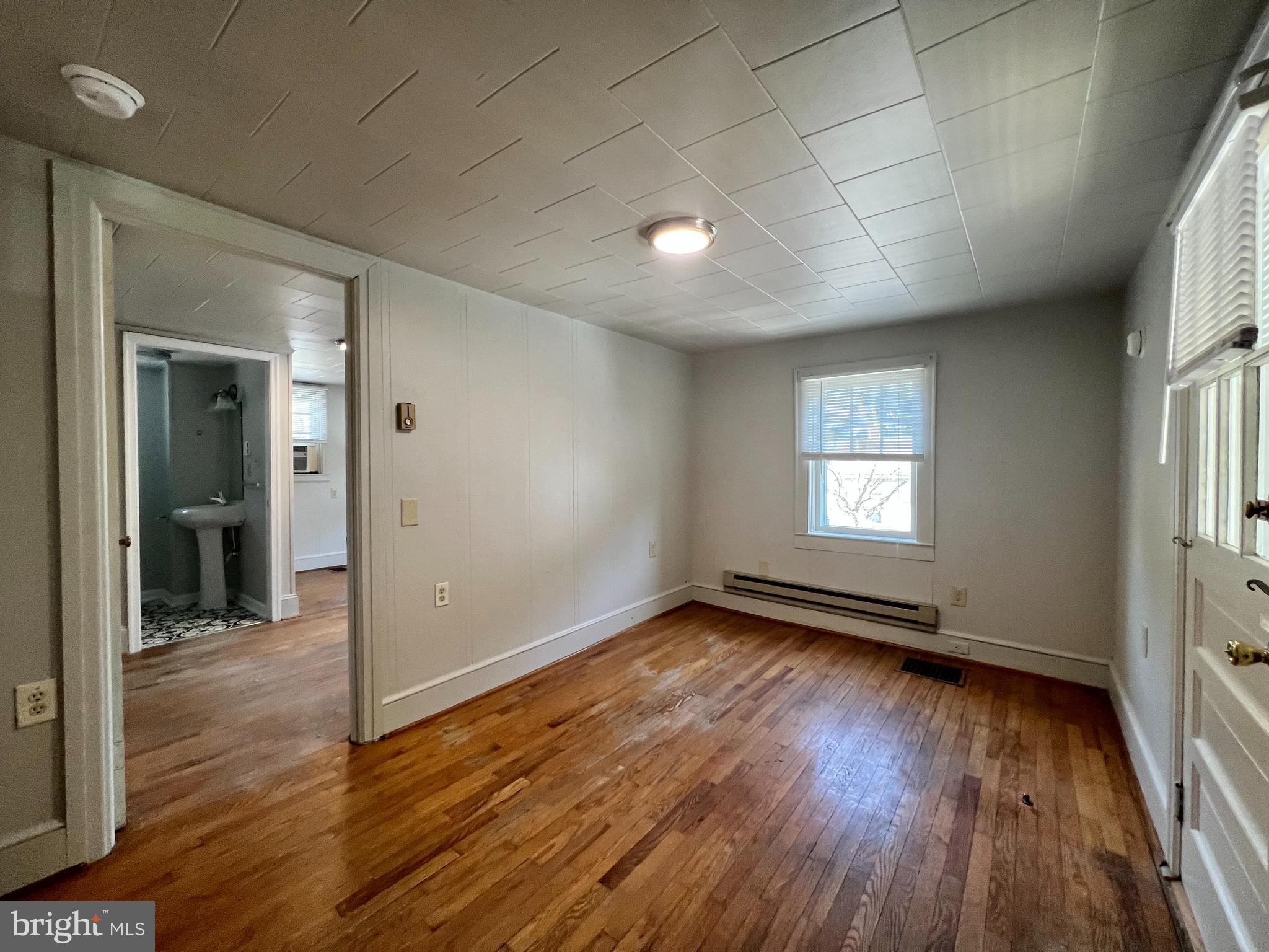 CHARLES TOWN - Residential Lease