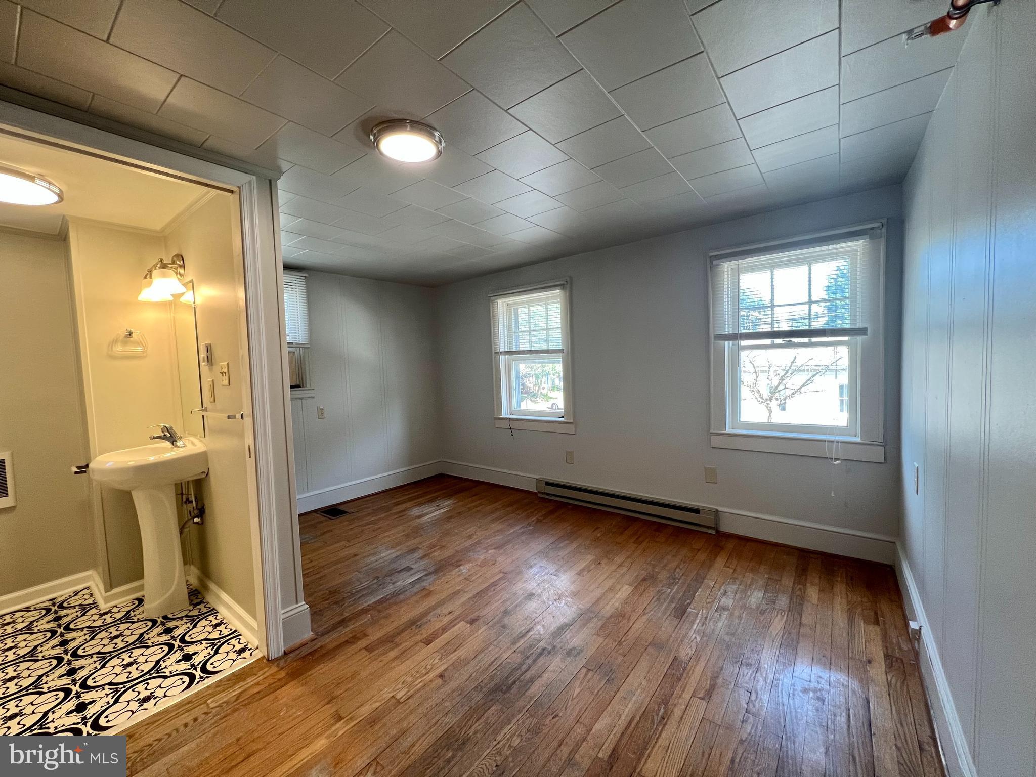 CHARLES TOWN - Residential Lease