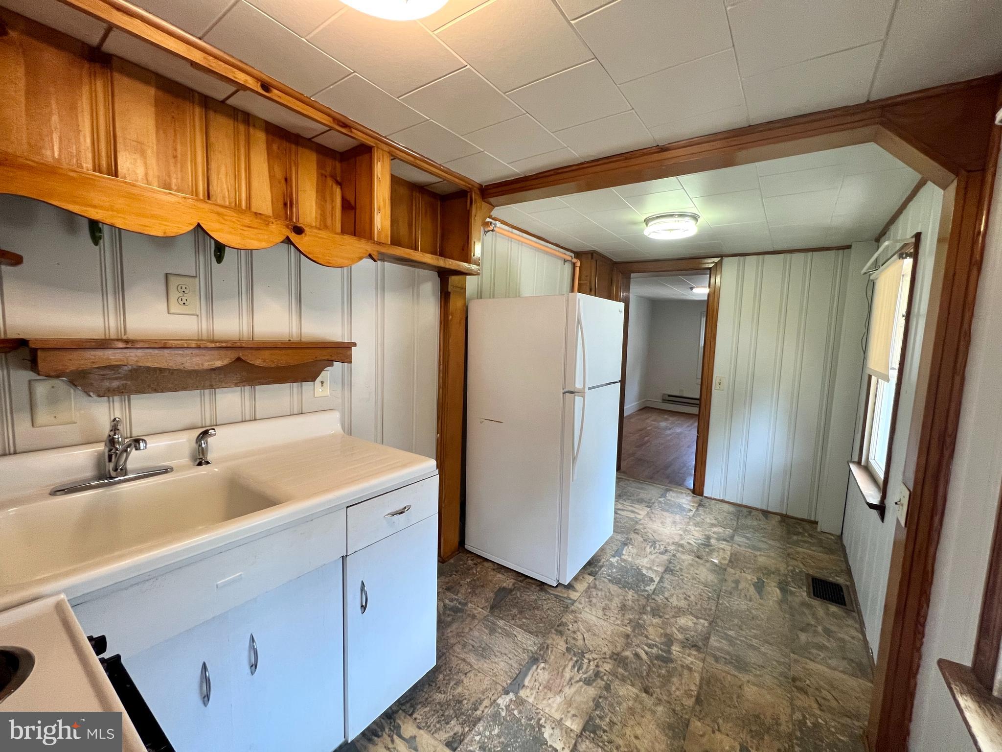 CHARLES TOWN - Residential Lease