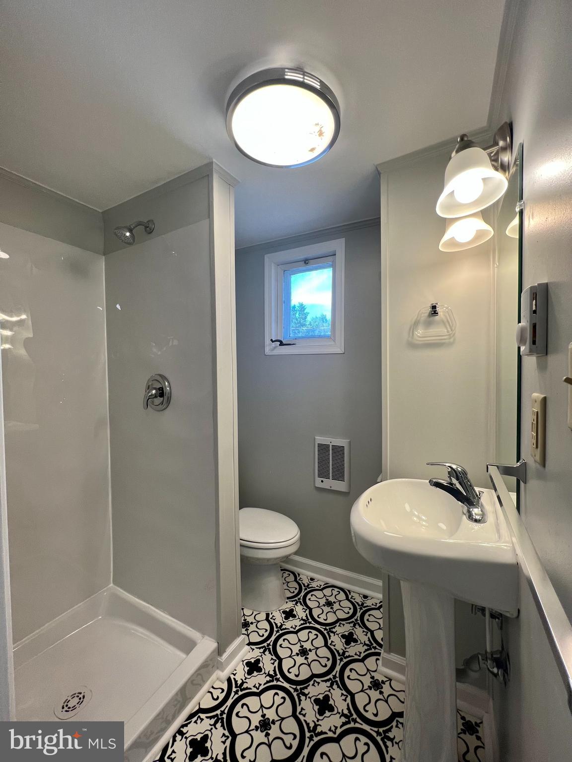 CHARLES TOWN - Residential Lease