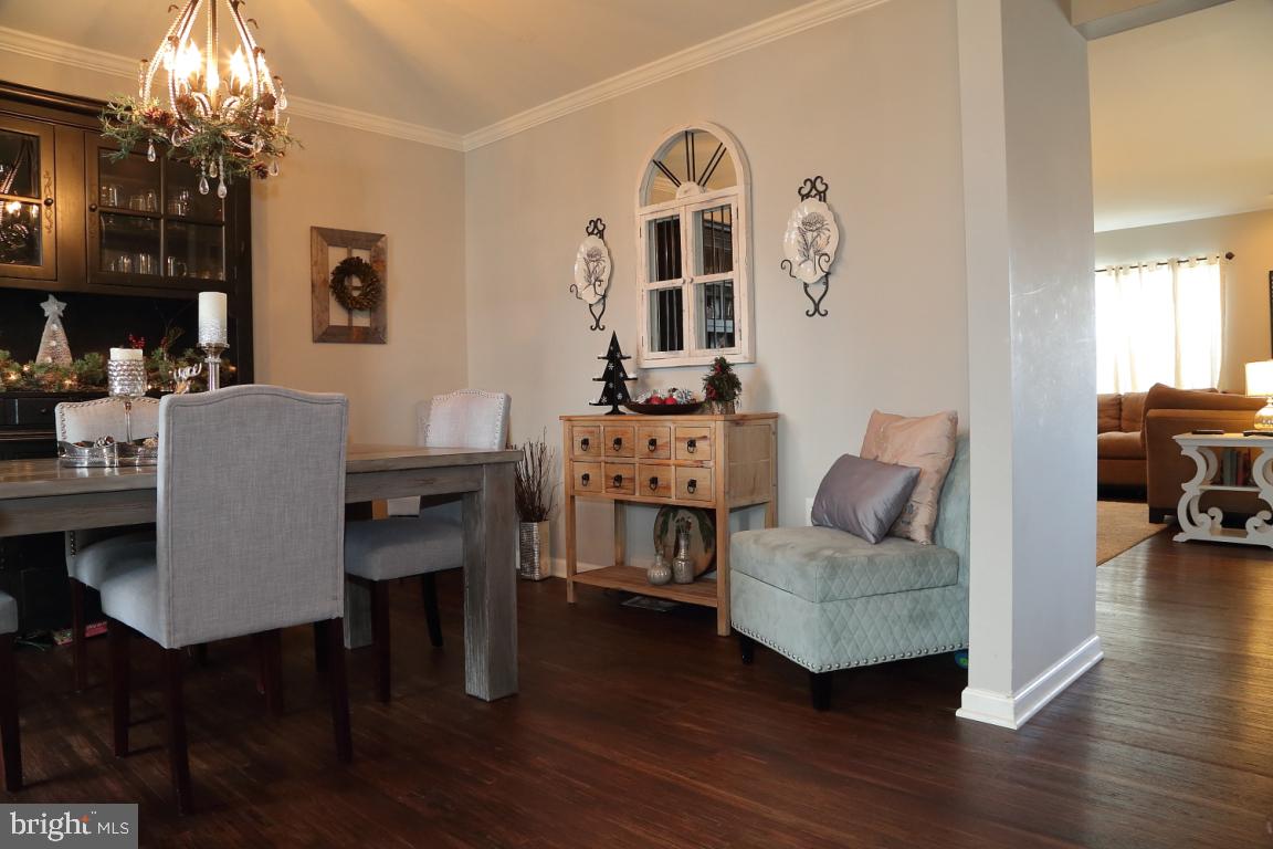 NEWPORT SQUARE - Residential