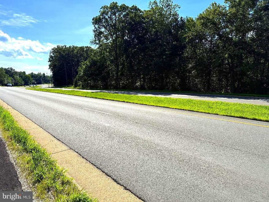 ****Prime 3.51 ACRES ****with 213+/- ,feet frontage with Braddock Road. ****Great Location****  ****near Fairfax Government on Rt-123, George Mason University-walk-in, distance.  The new Shirley Gate Road,  approved extension, is to be completed by 2028.  Fairfax County Parkway is around the corner, which will make this land a prime location.
Tremendous Opportunity, in the heart of Fairfax, hard to find,  ****Level Lot,  ***** The entire back of the property is attached to the County Patriot parkland. ***** Great View ****
*** Excellent Price to Sell****  Zoning Description:  RC(Res- Conservation)****
********************(Buildable Lot)*******************  And many other opportunities to be built.